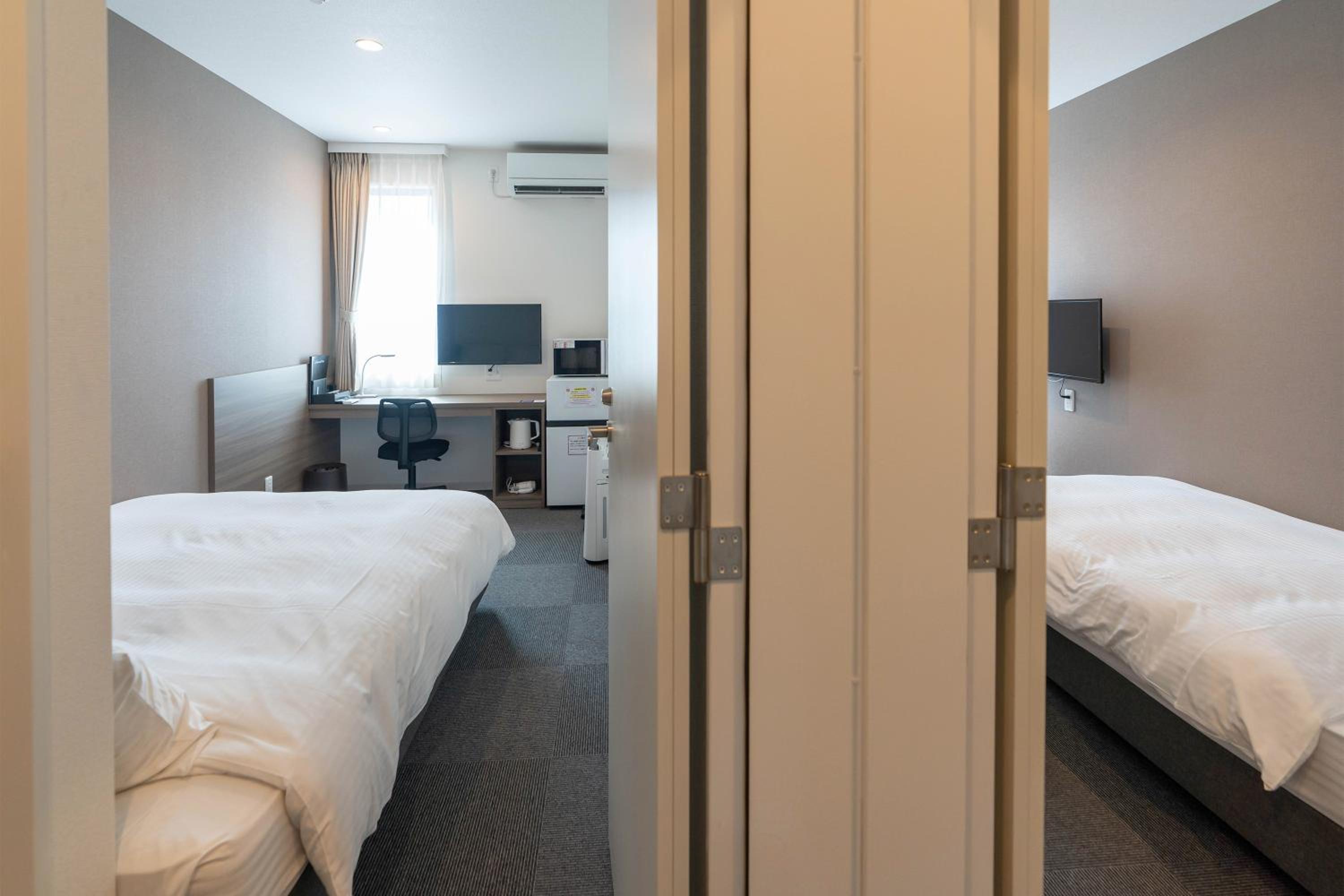 Connecting Room (2-4 Adults) - Photo 1