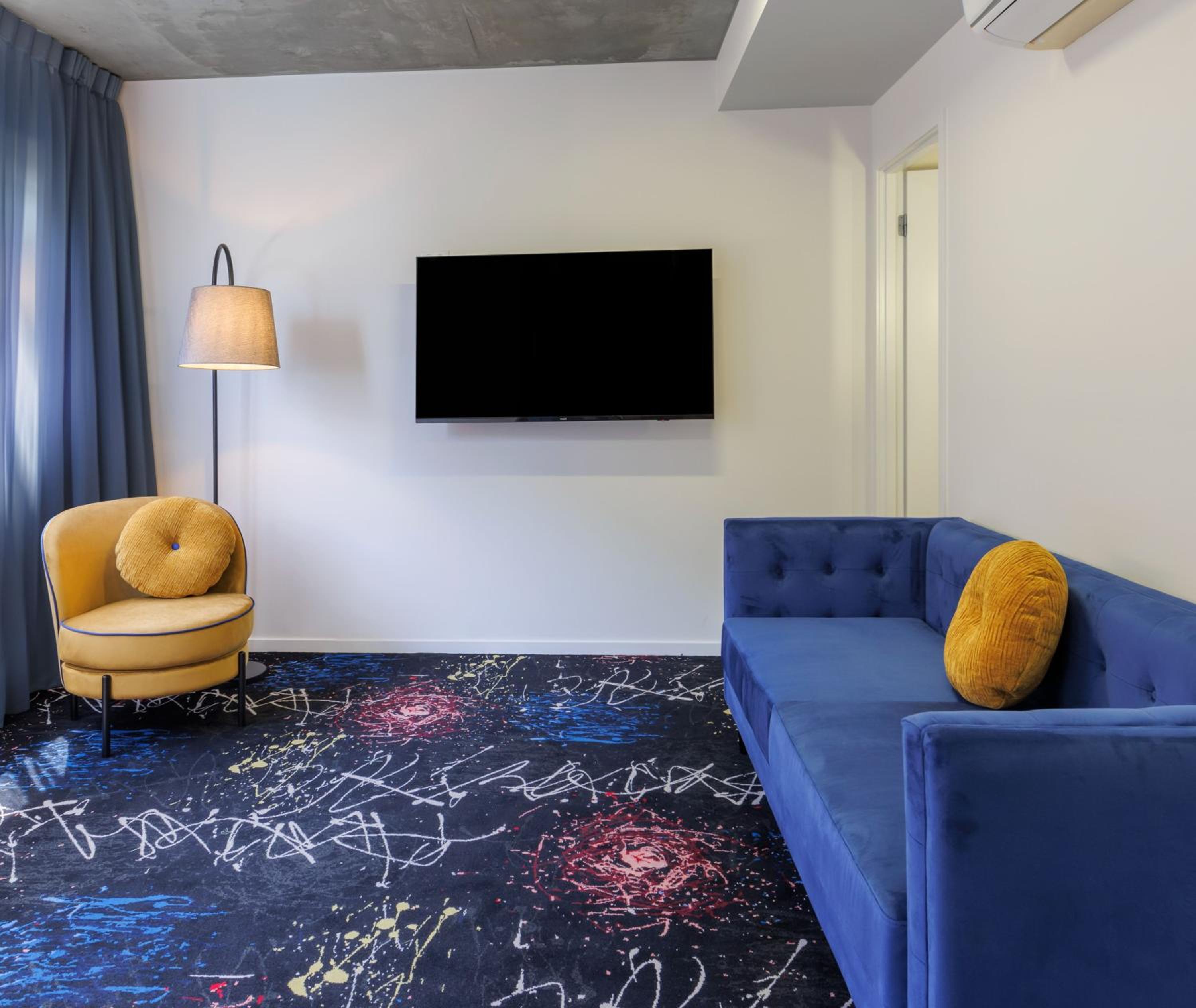 One Bedroom Executive - Photo 17