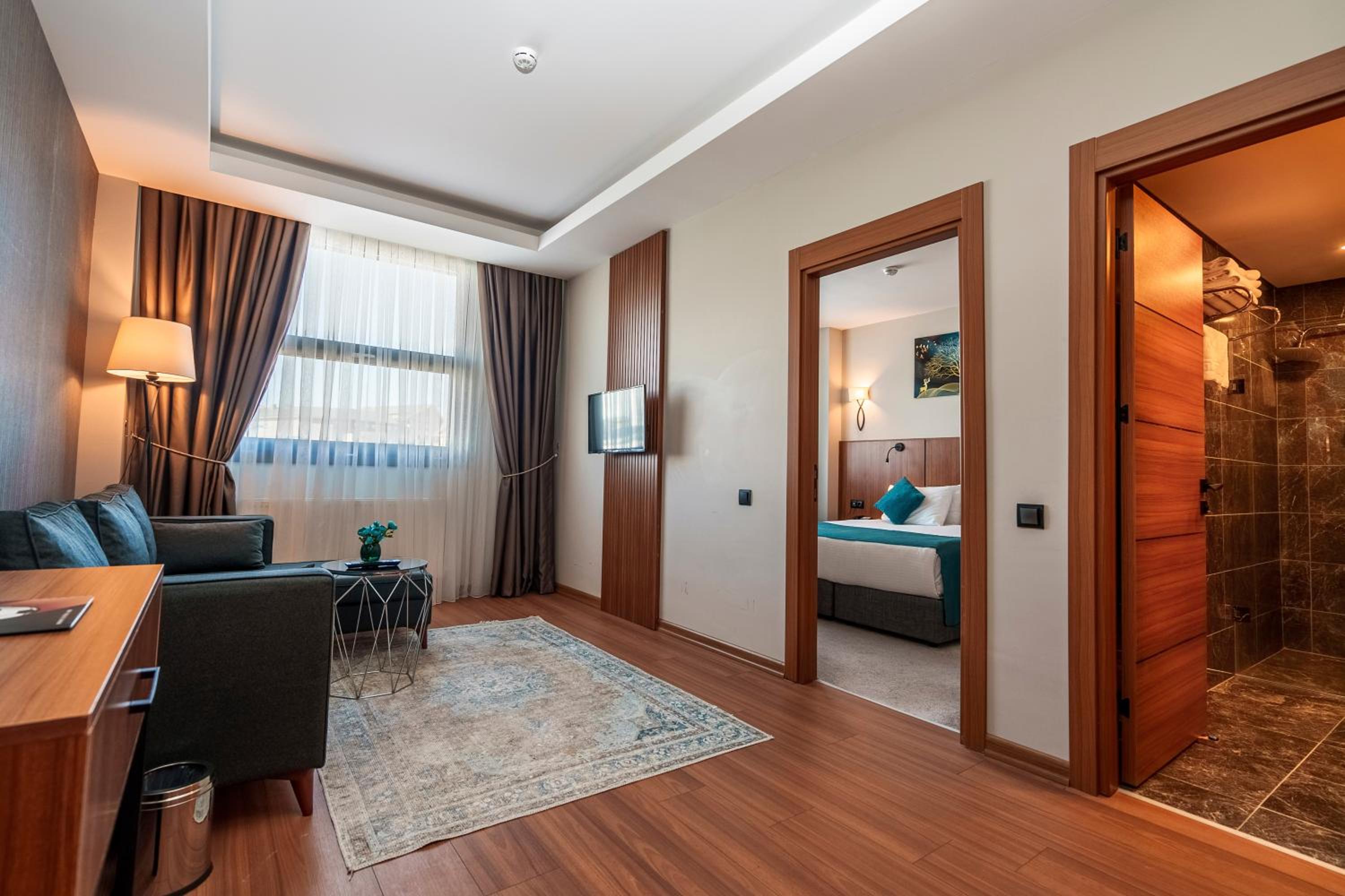 Junior Suite with Mountain View