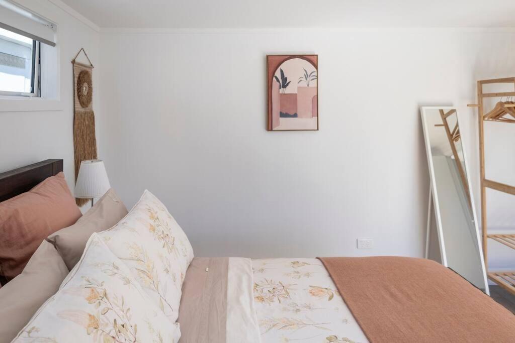 One-Bedroom House photo 1