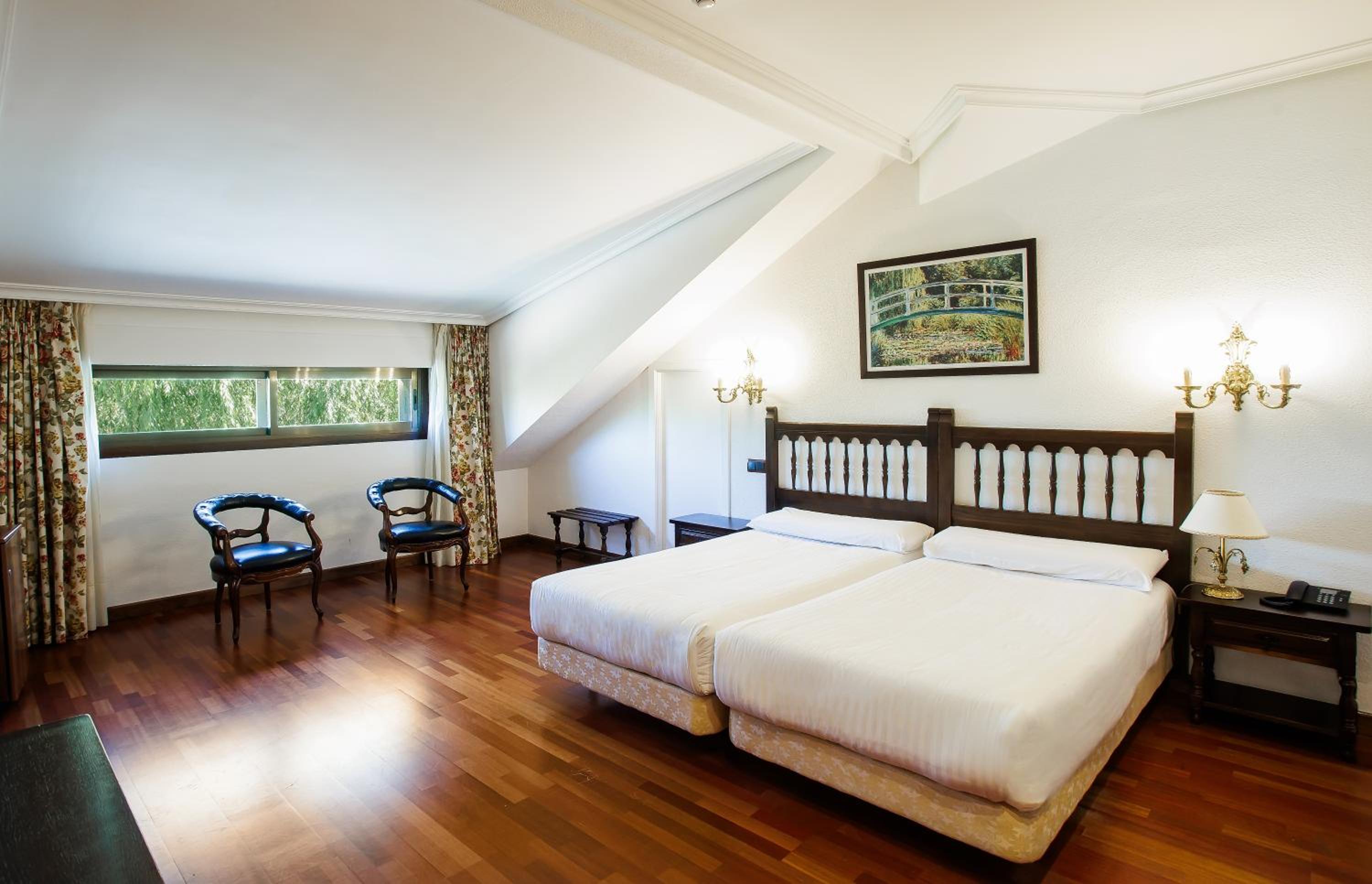 Deluxe Twin Room - Photo 1