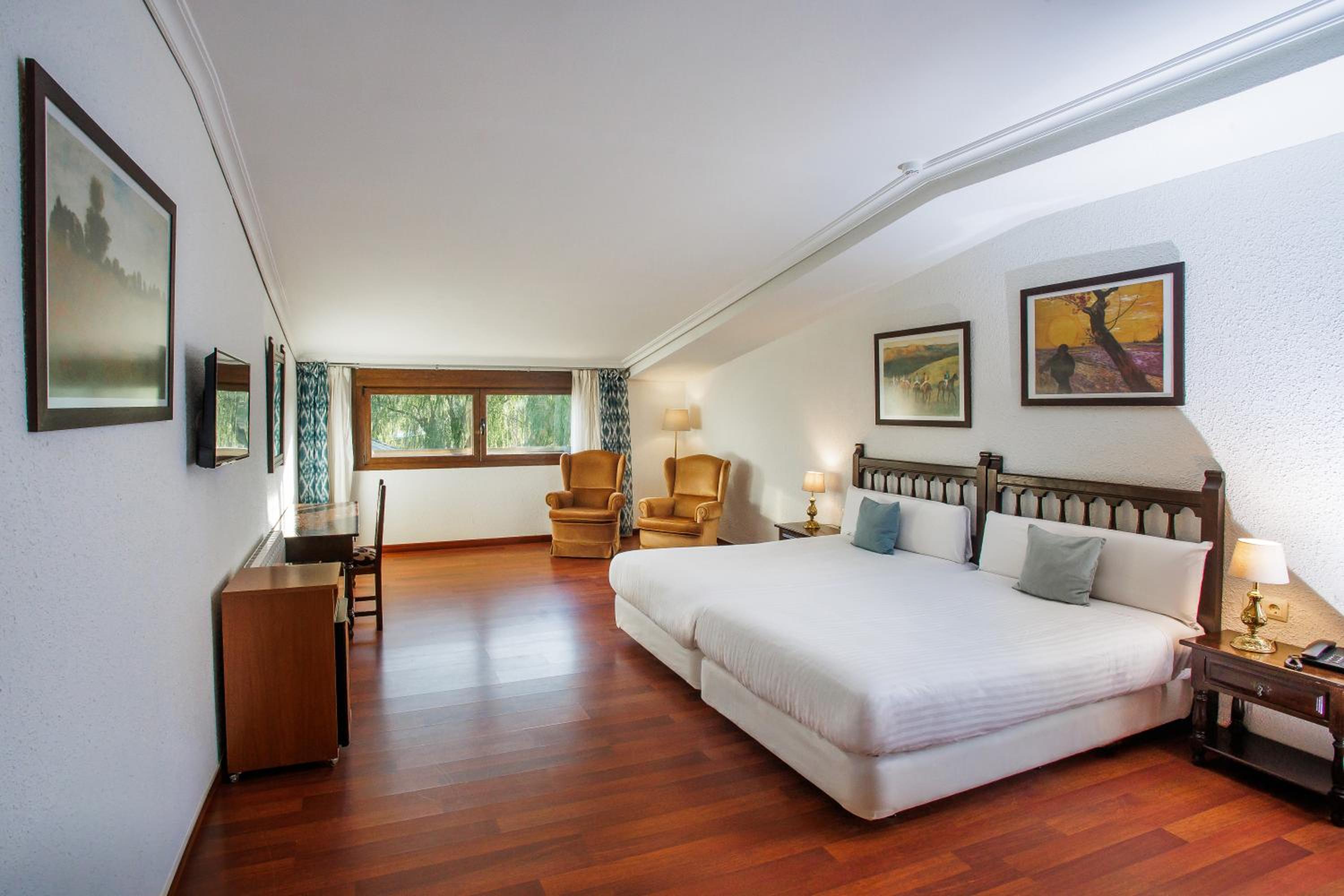 Deluxe Twin Room - Photo 5