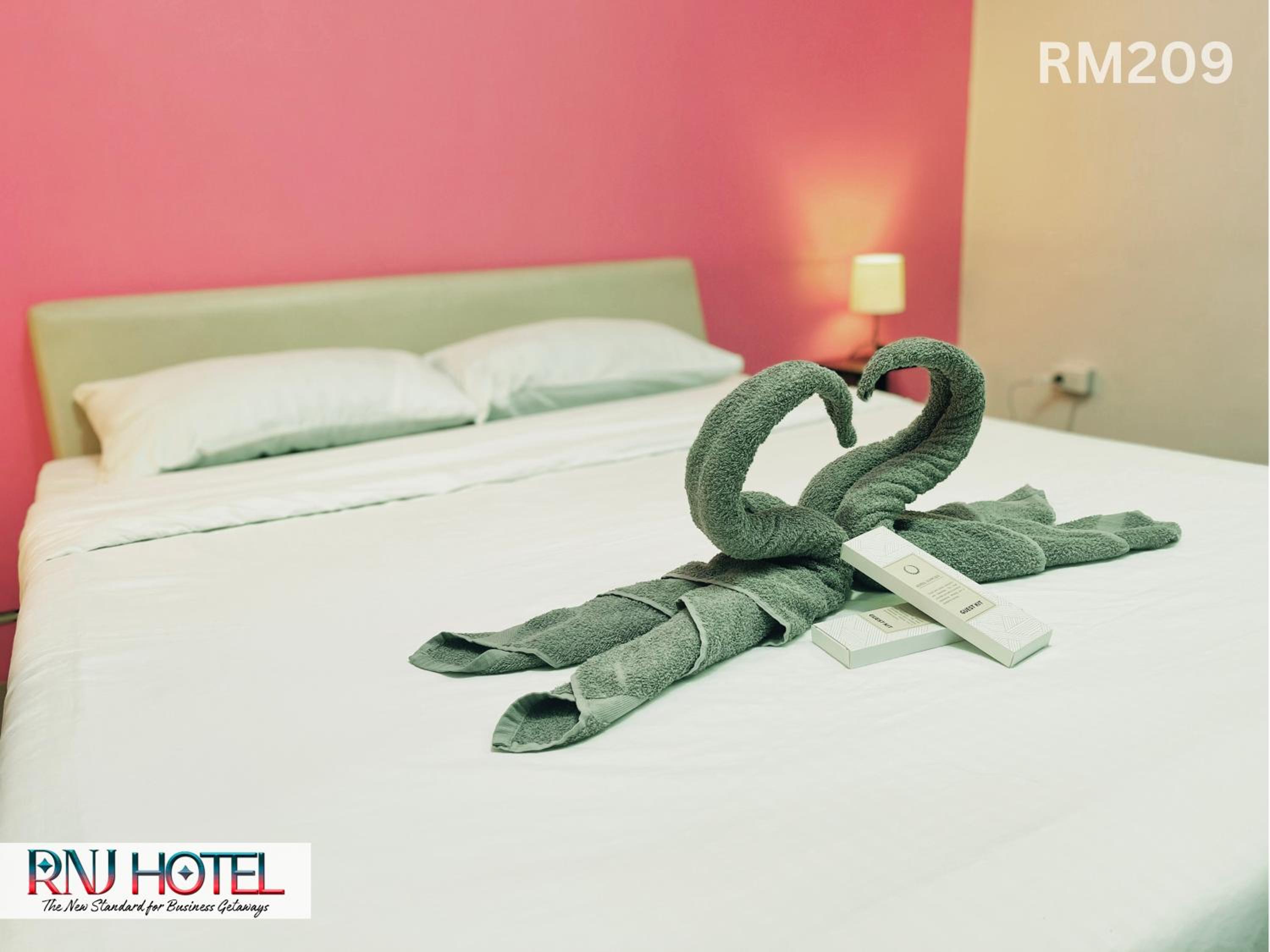 Deluxe Queen Room