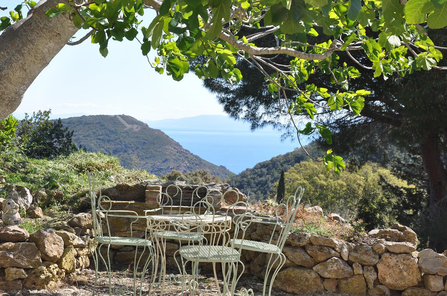 Villa photo 1