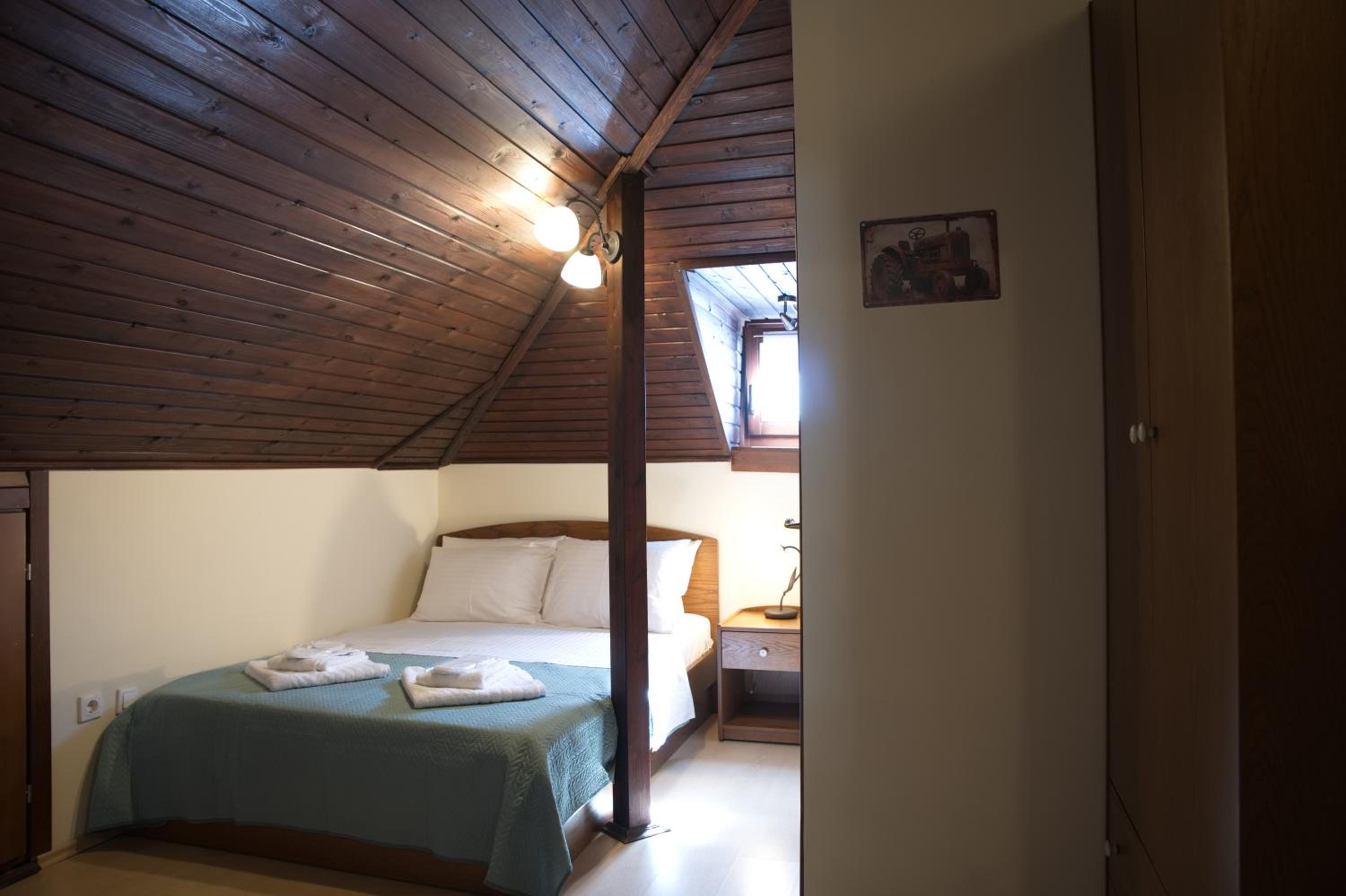 Economy Double Room photo 3