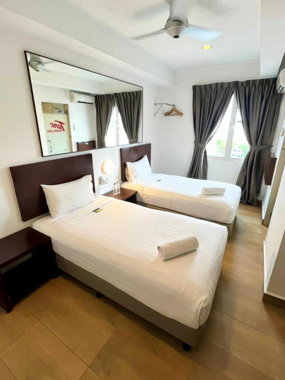 Twin Room - Photo 1