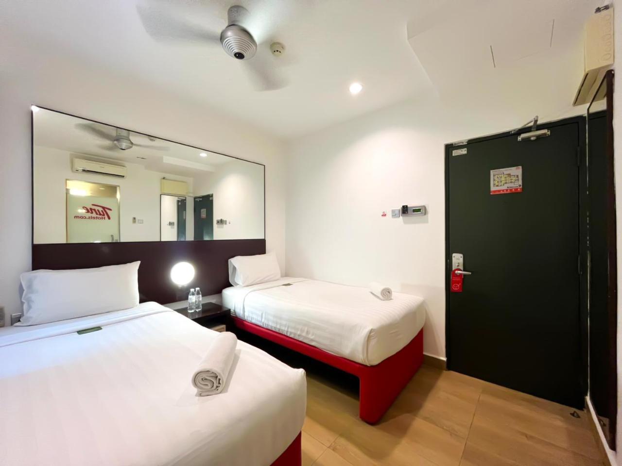 Twin Room - Windowless  - Photo 2