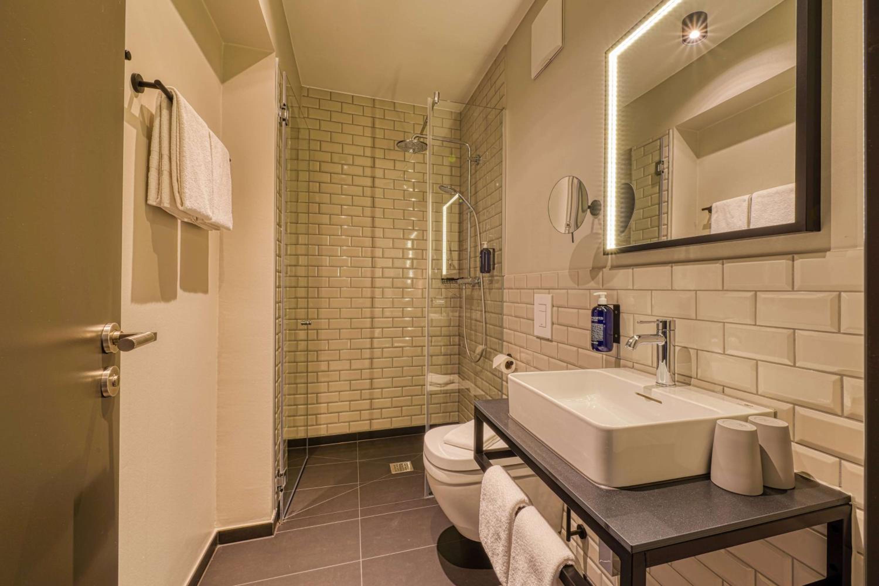 Standard Room Double - Photo 3