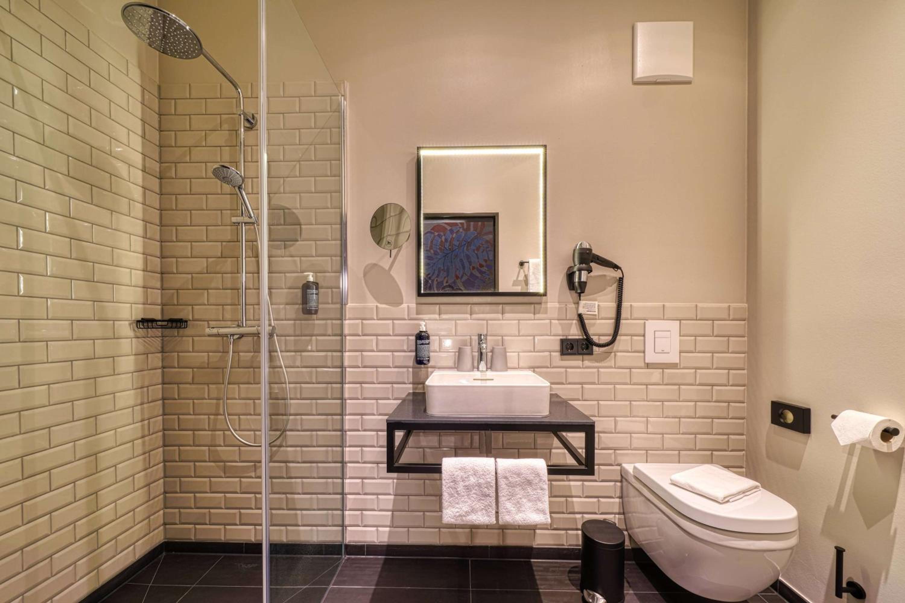 Standard Accessible Room Double - Photo 5