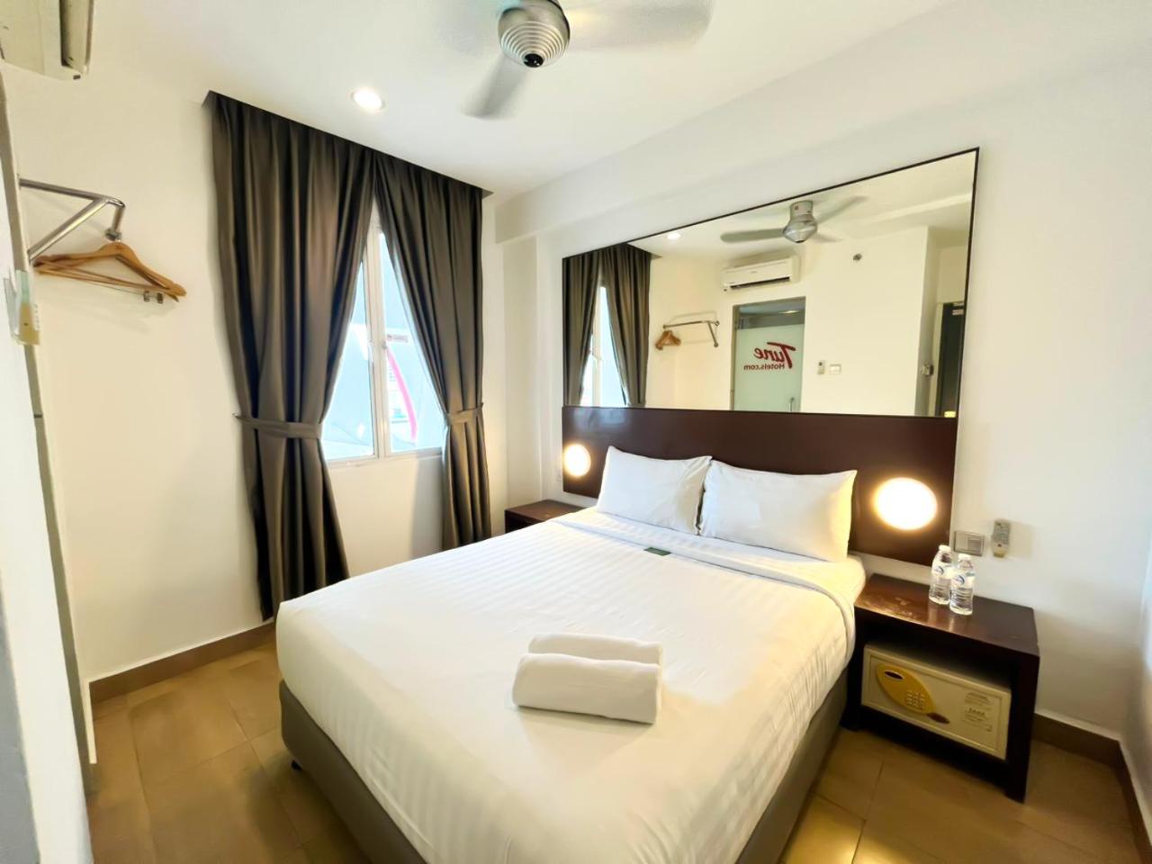 Double Room - City View - Photo 1