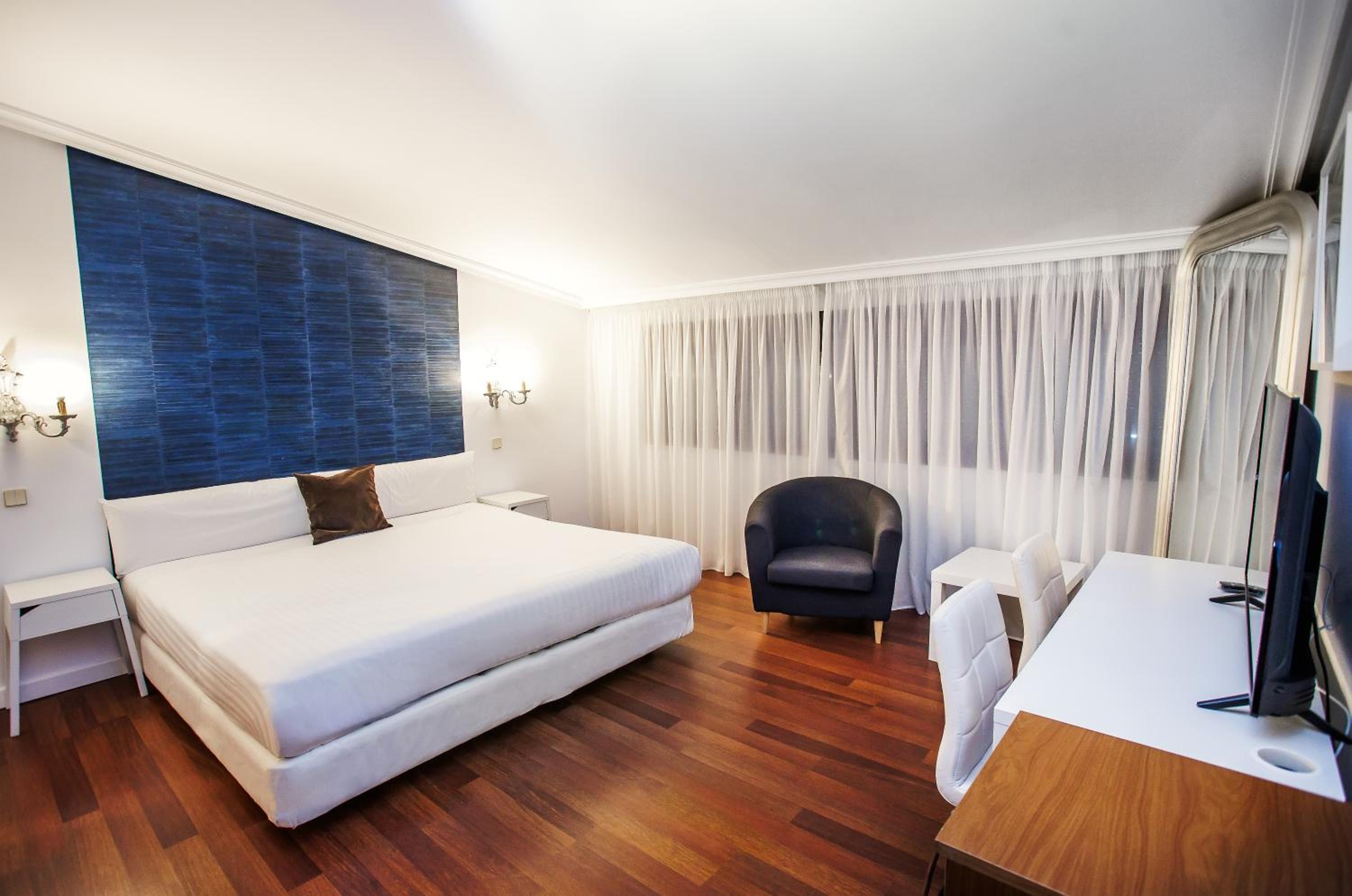 Double Room - Photo 1