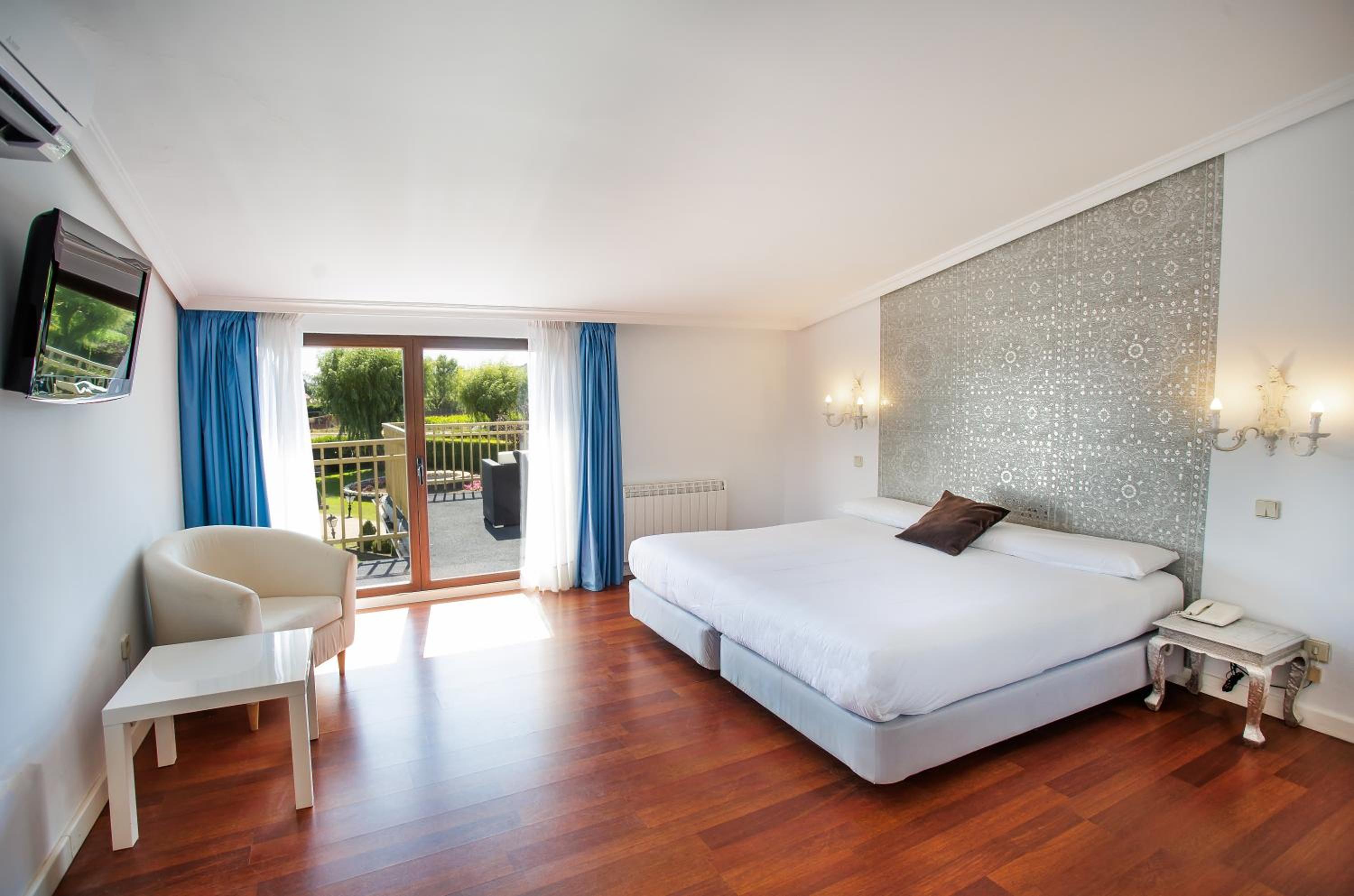 Double Room with Terrace - Photo 1