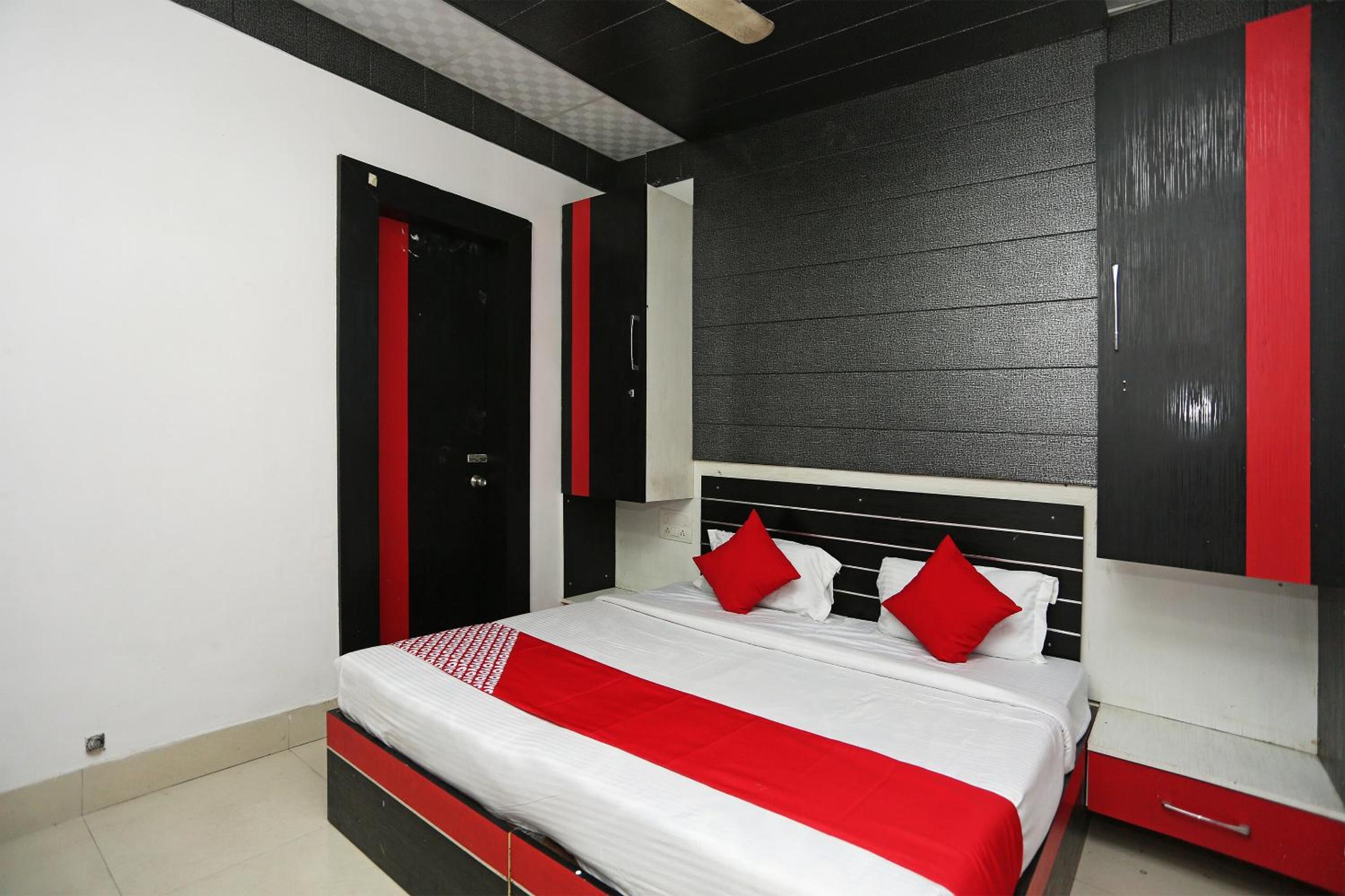 Deluxe Double Room photo 2