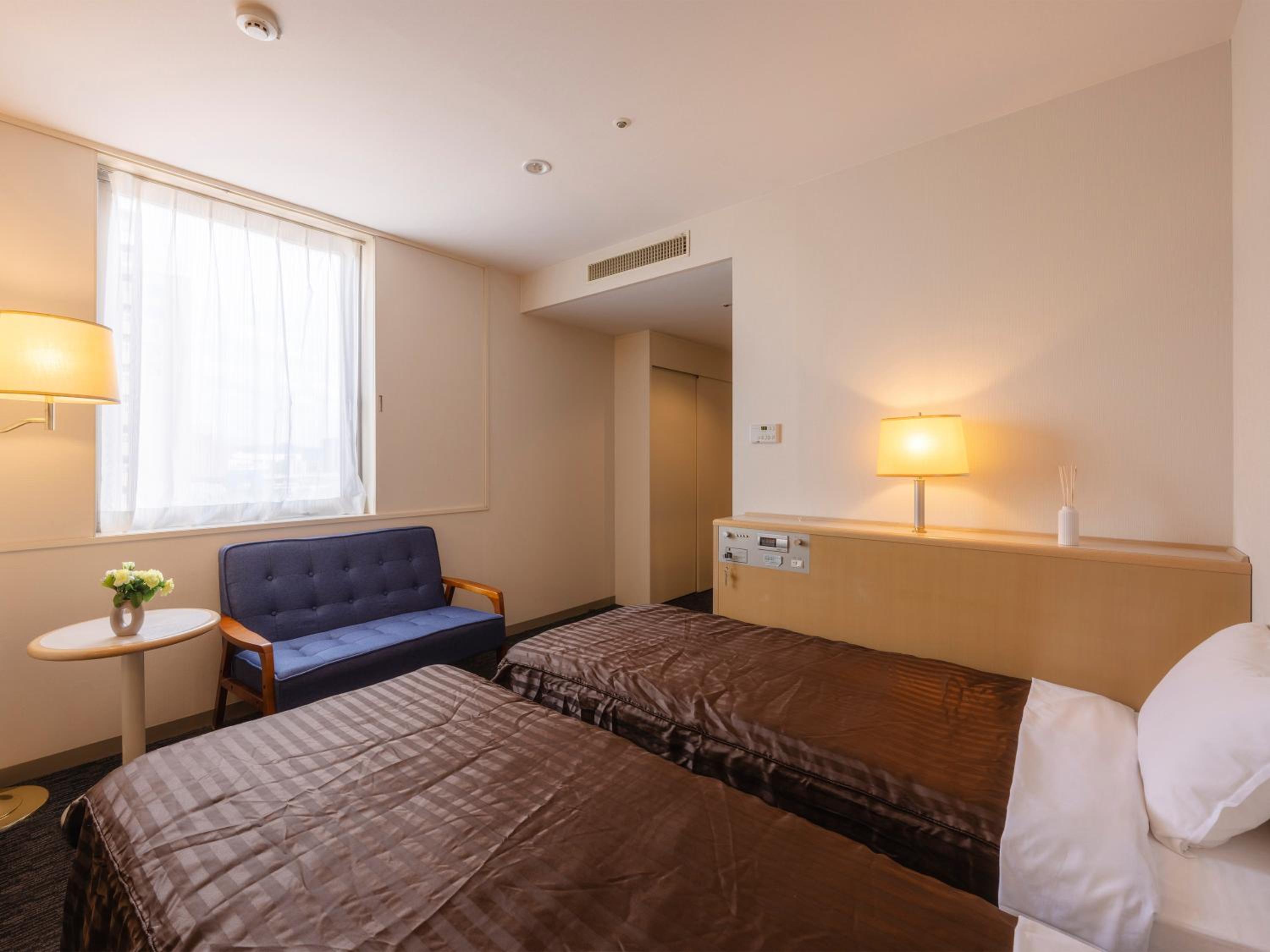 Twin Room - Non-Smoking - Photo 3