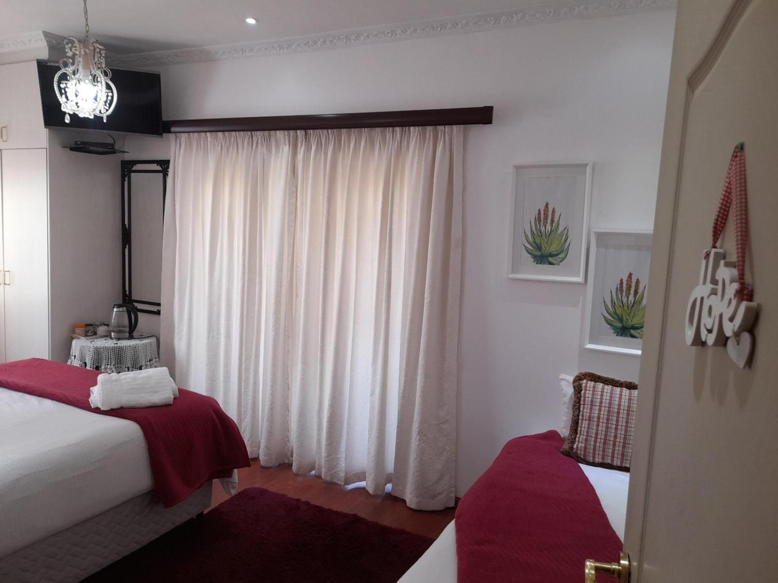 Standard Triple Room photo 2