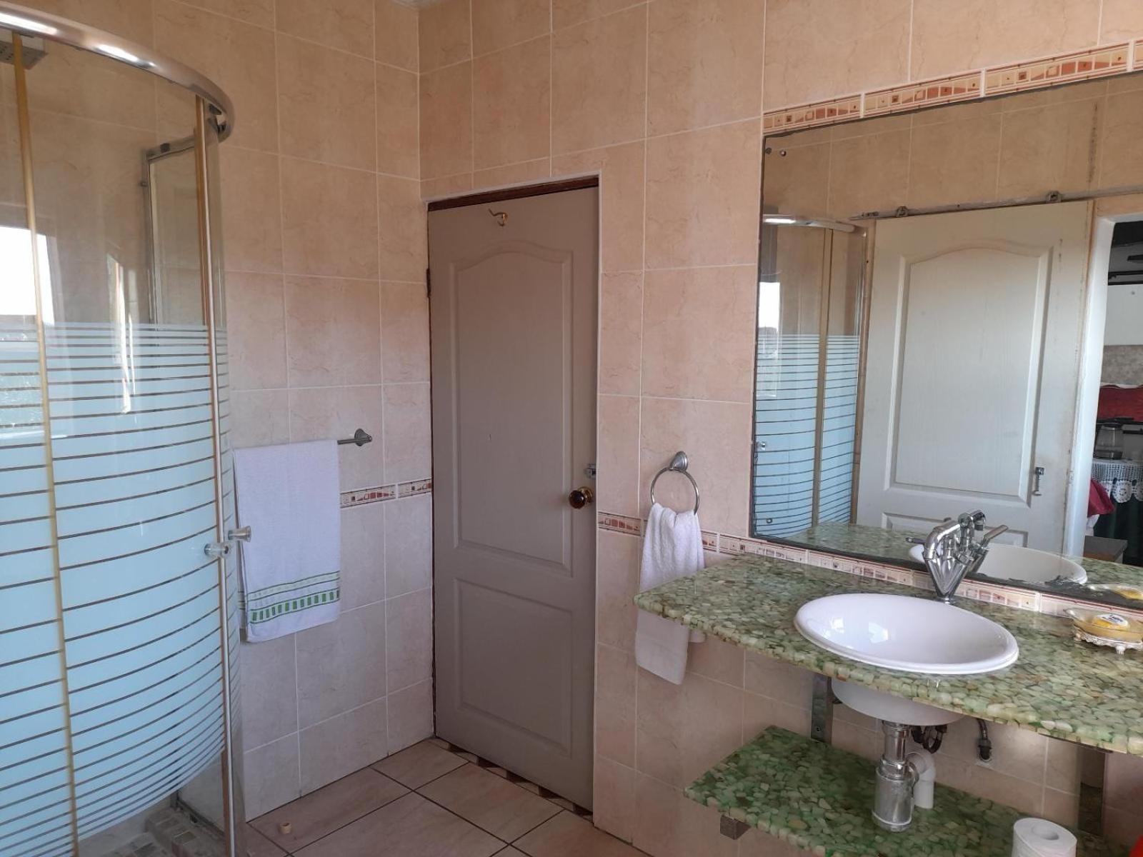 Standard Triple Room photo 3