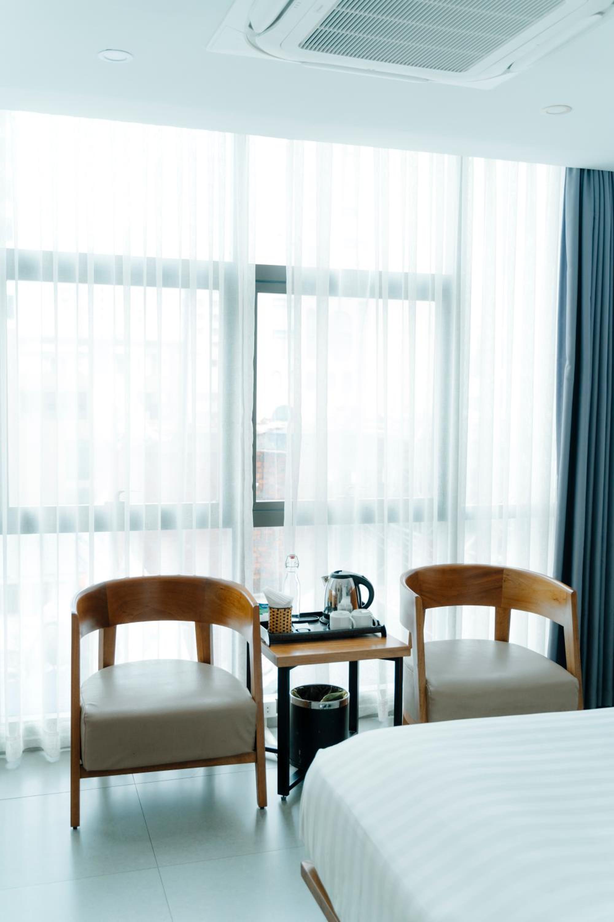 Deluxe Double or Twin Room with City View