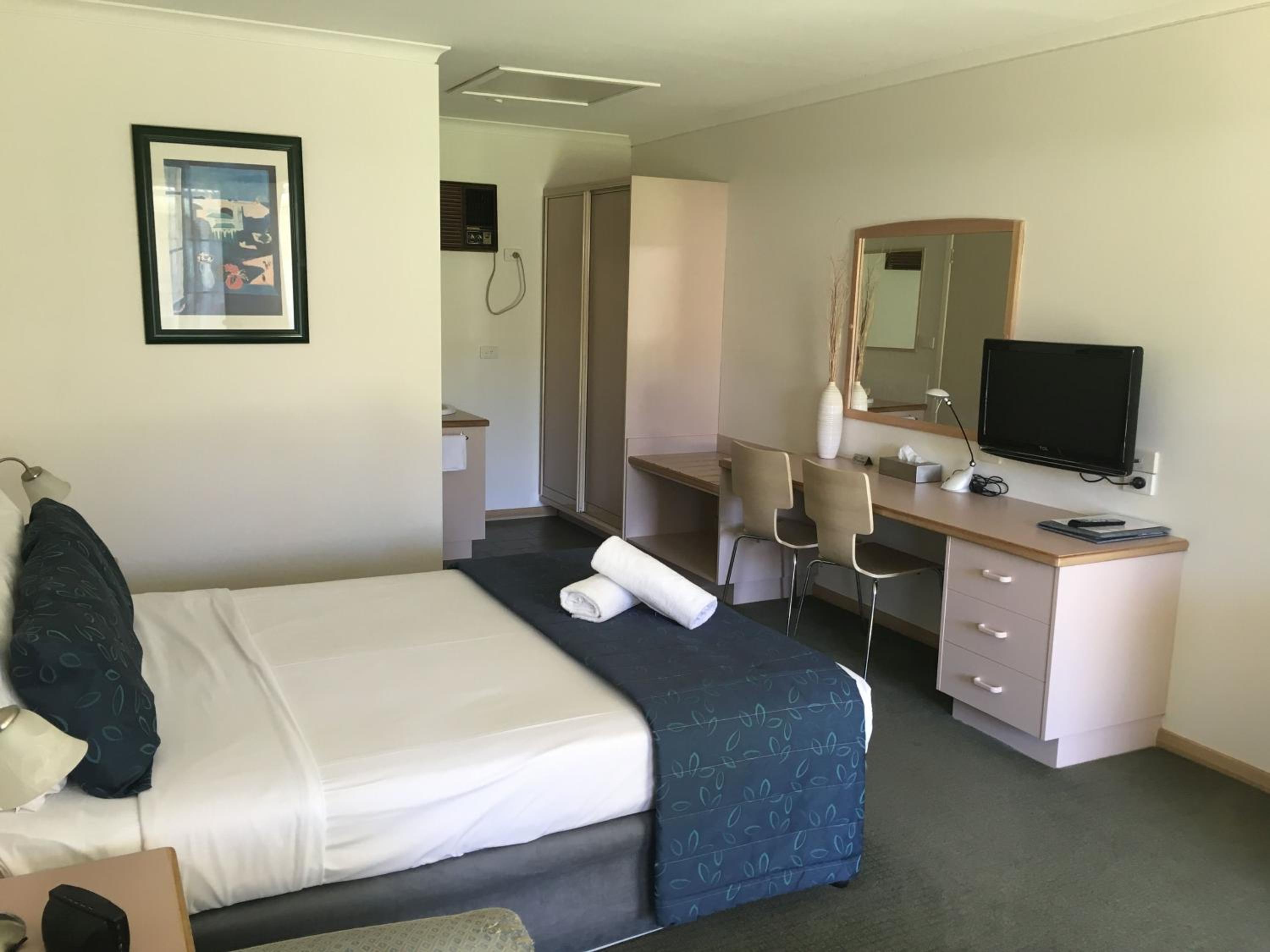 Double Room - Disability Access photo 3