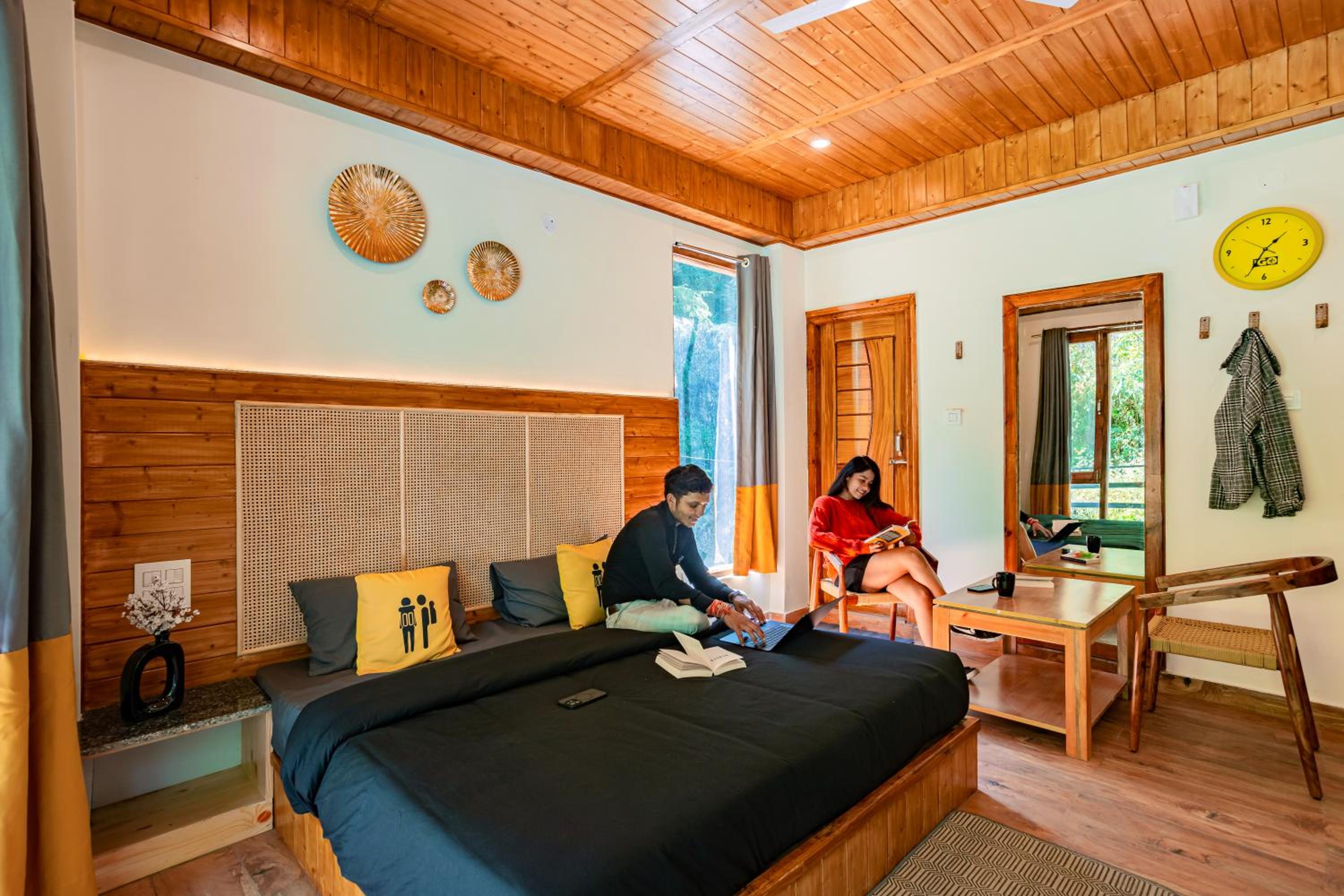Deluxe Double Room x B Block - Photo 3