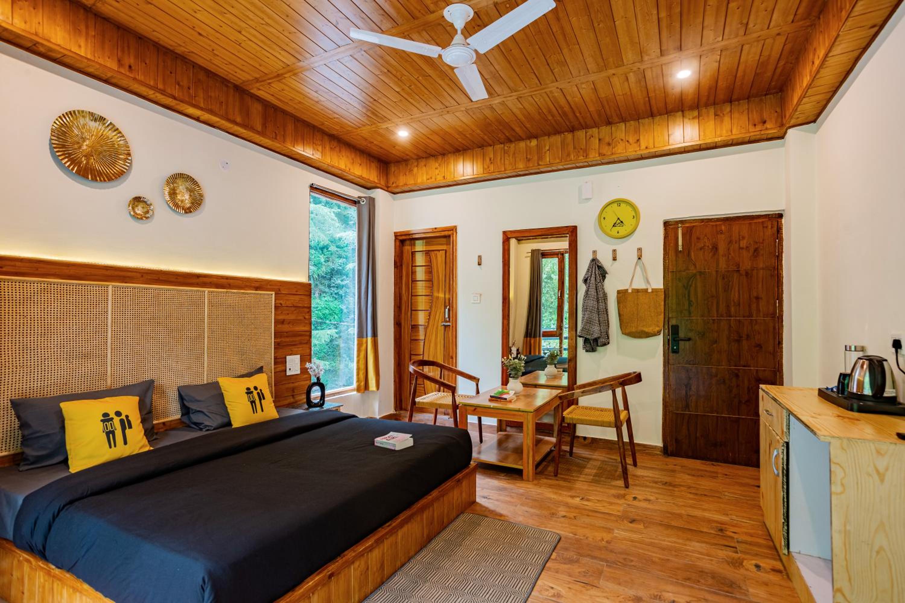 Deluxe Double Room x B Block - Photo 1