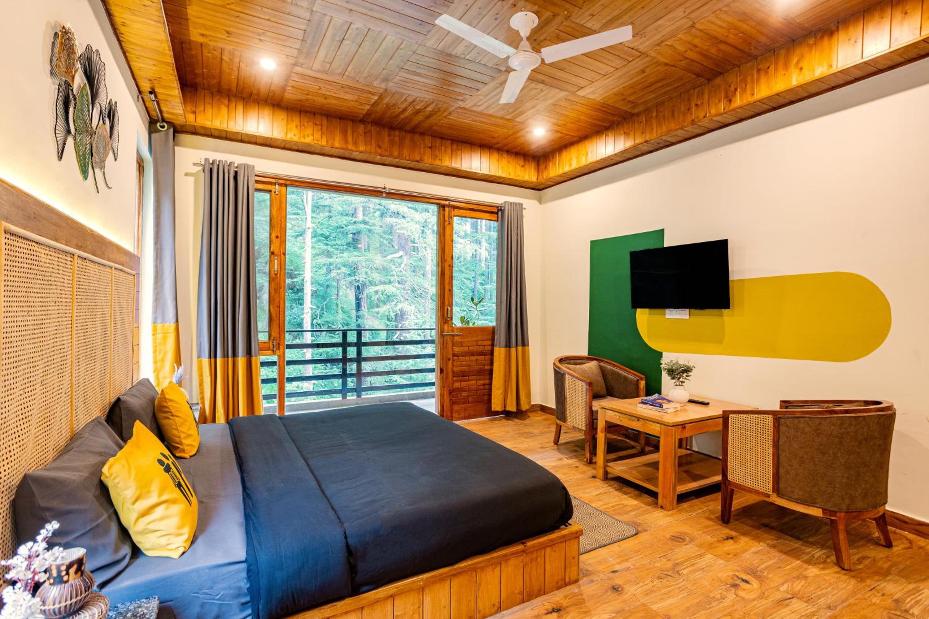 Superior Double Room with Balcony x B Block - Photo 6