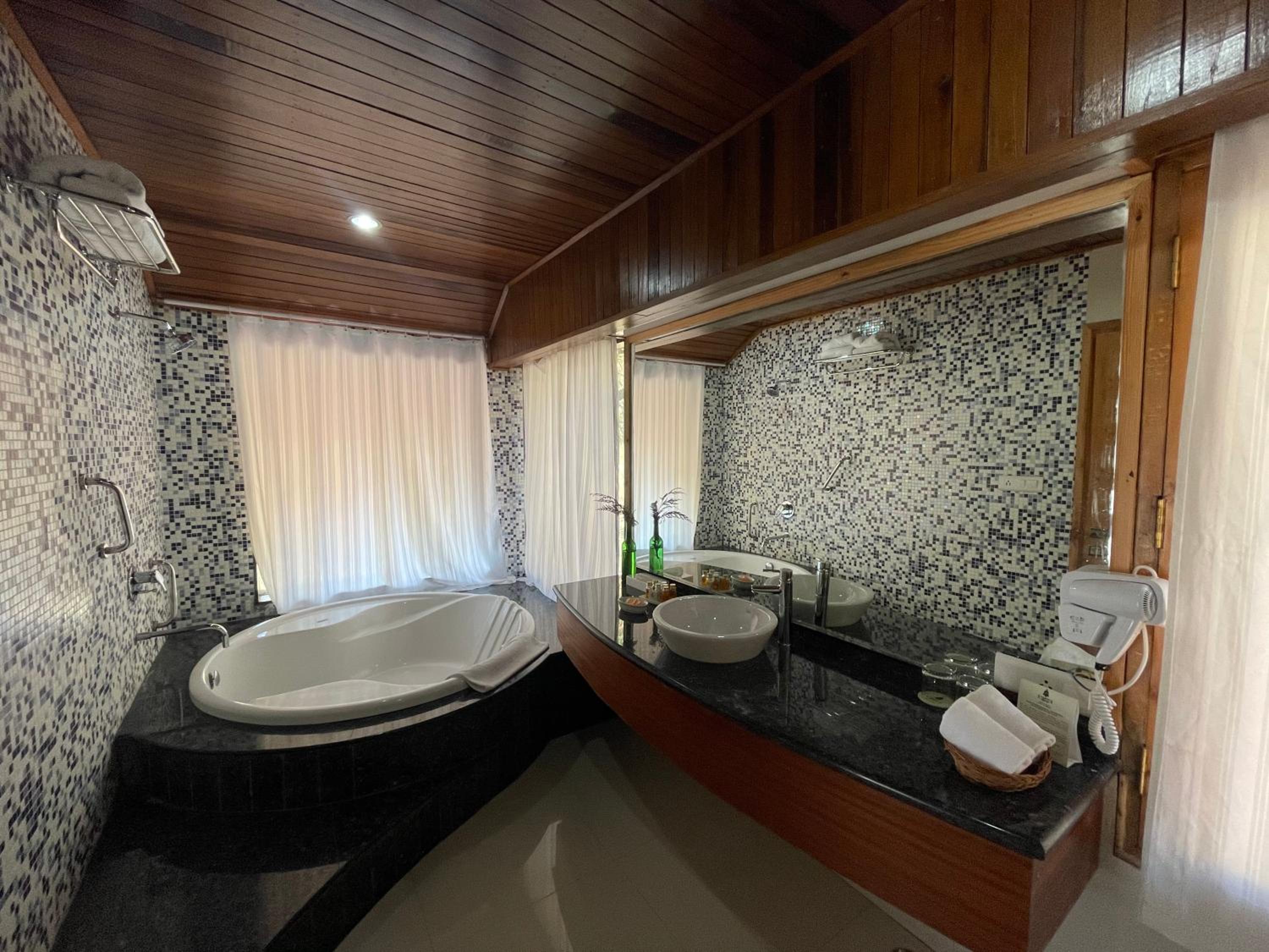 Three-Bedroom Villa - Photo 5
