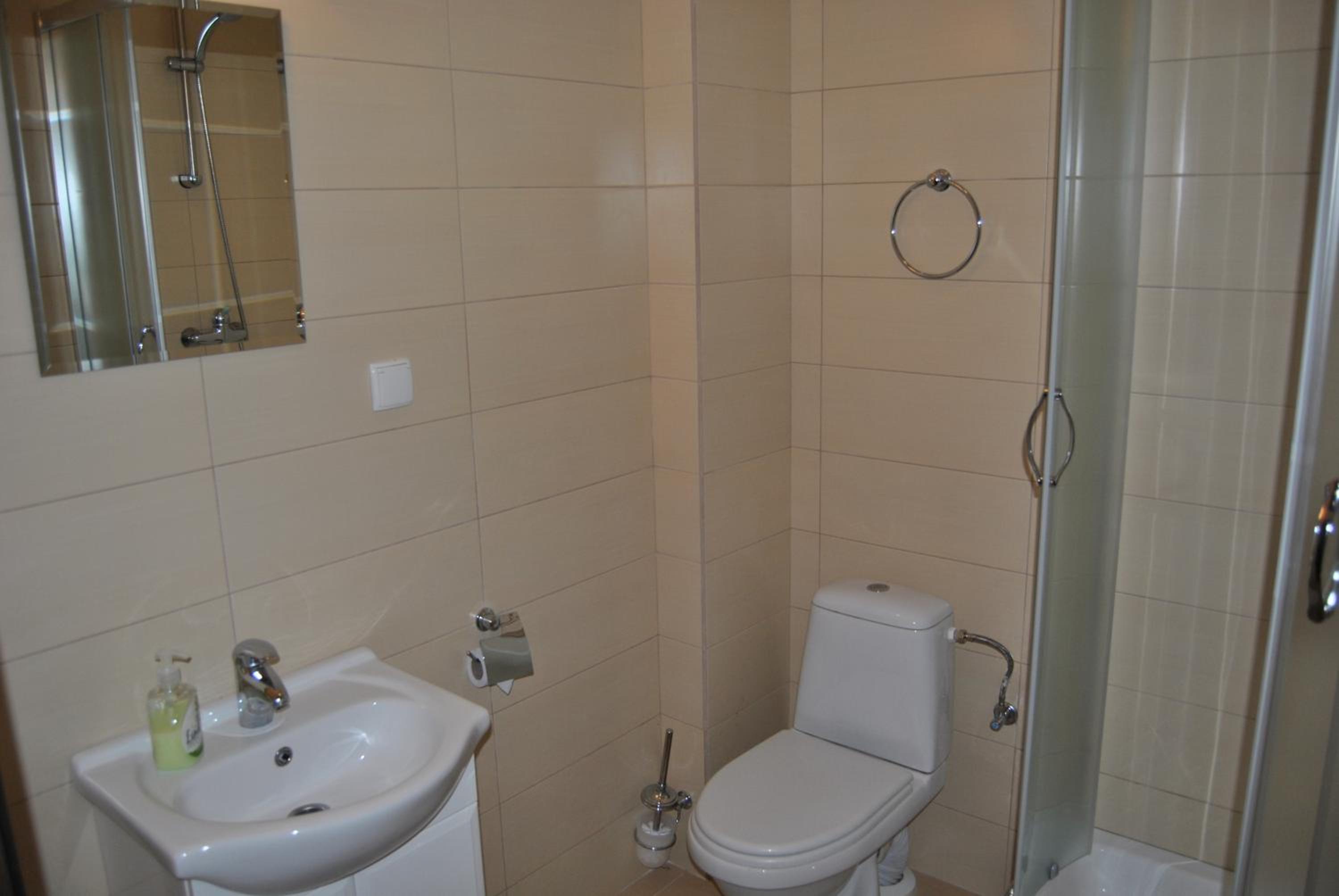Triple Room with Private Bathroom - Photo 6