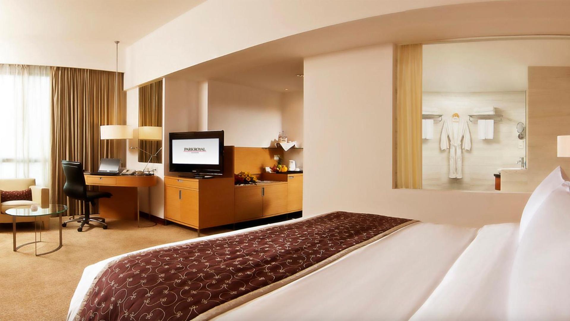 Junior Suite with Airport transfer, 04 Pieces of Laundry Daily, Afternoon Tea and Evening Cocktail