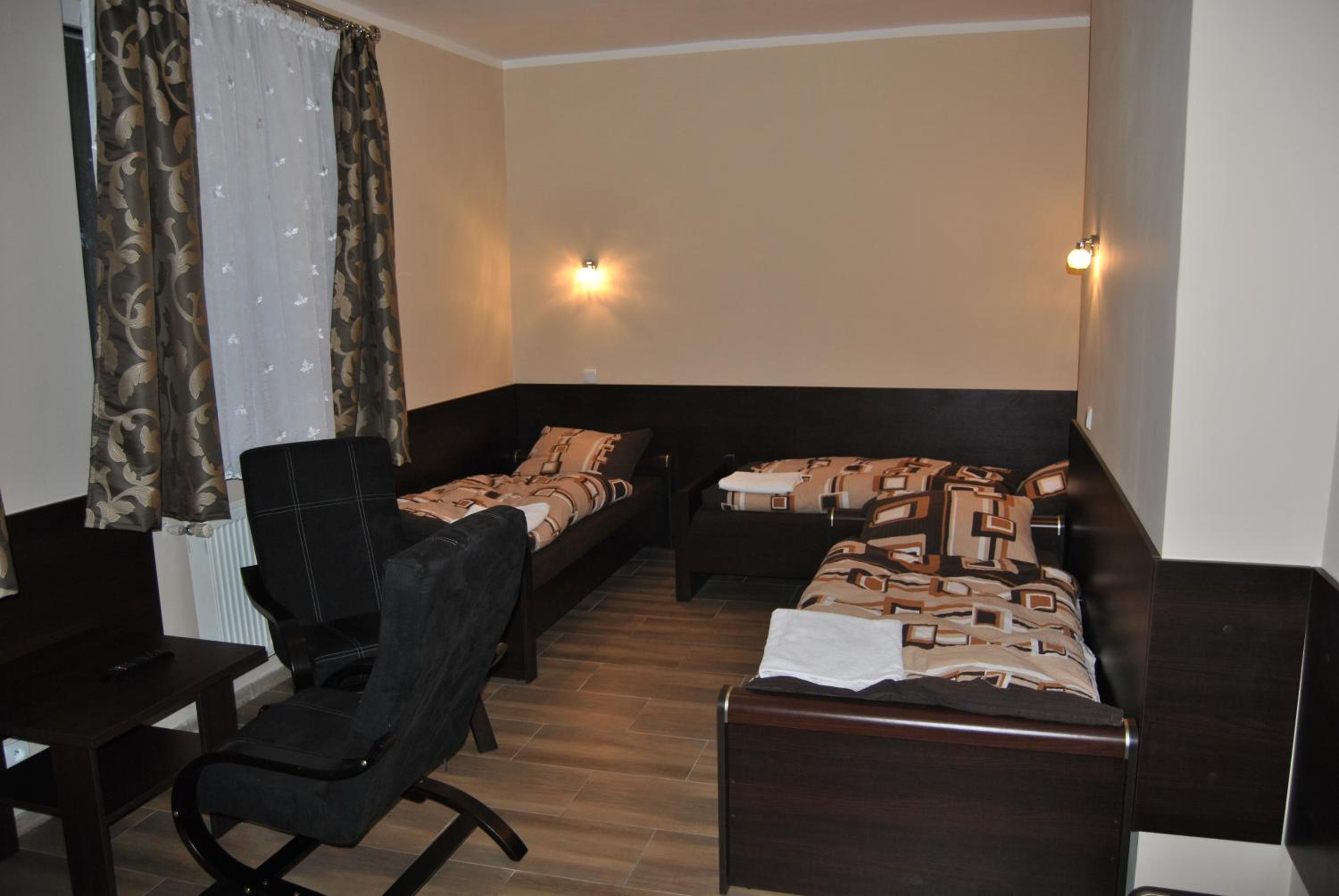 Triple Room with Private Bathroom - Photo 1