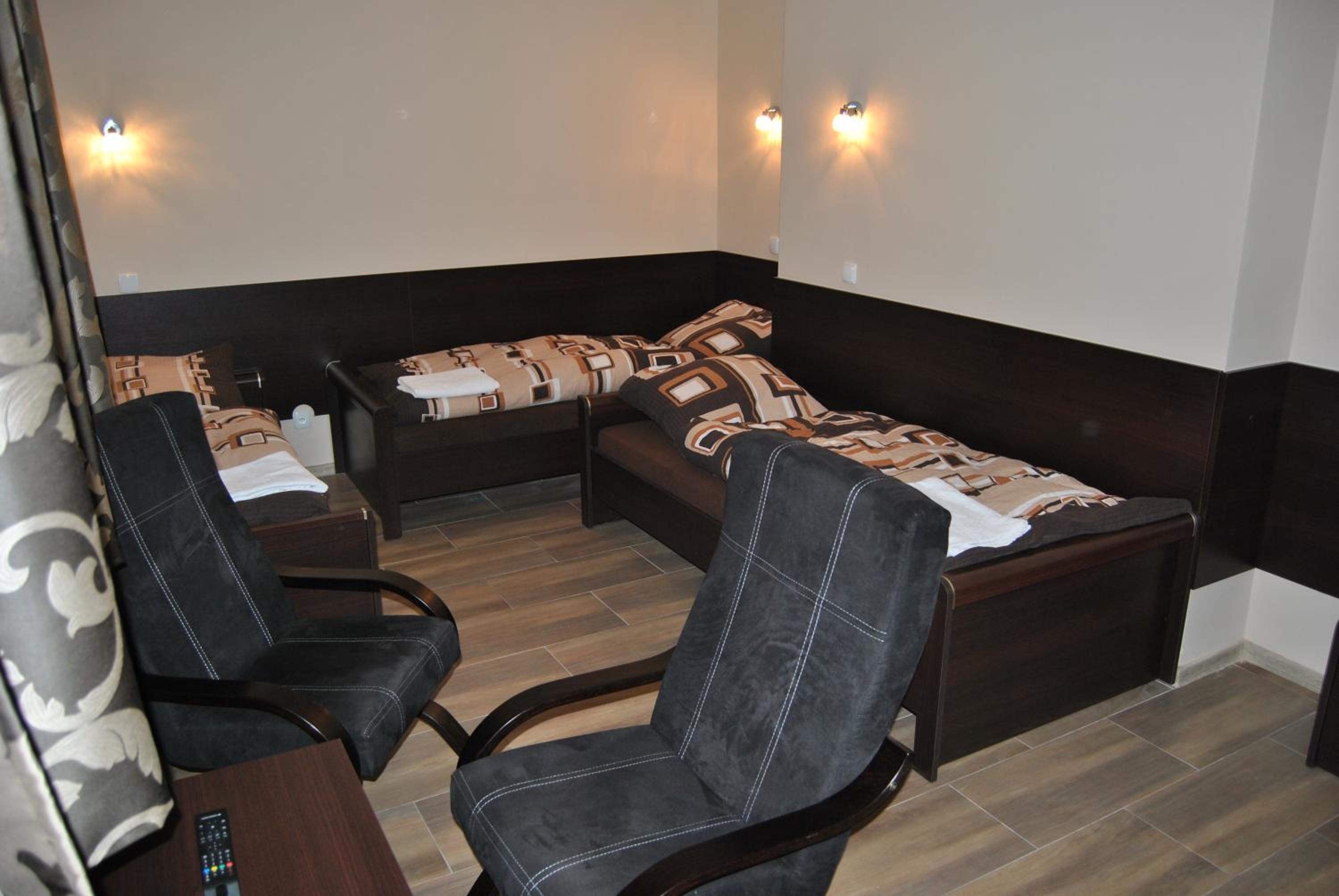 Triple Room with Private Bathroom - Photo 3