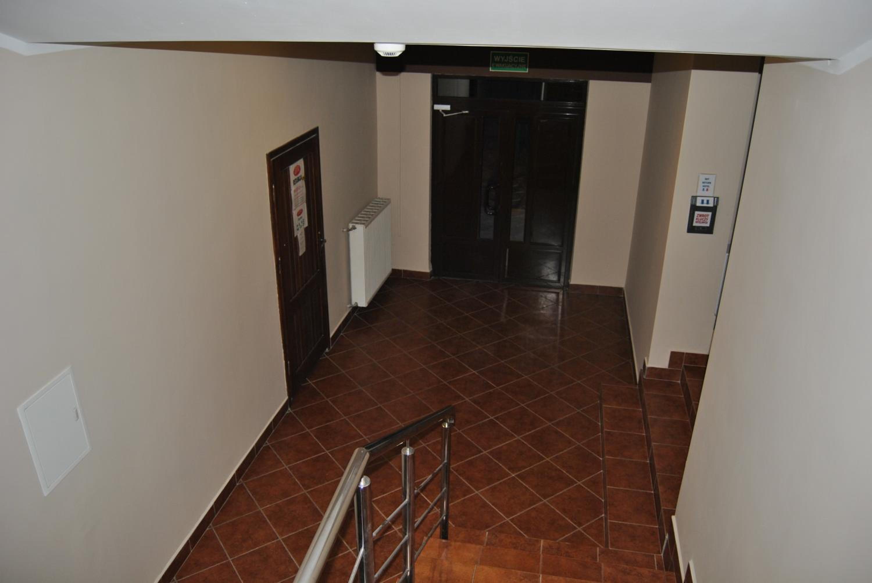 Double or Twin Room with Bathroom - Photo 5