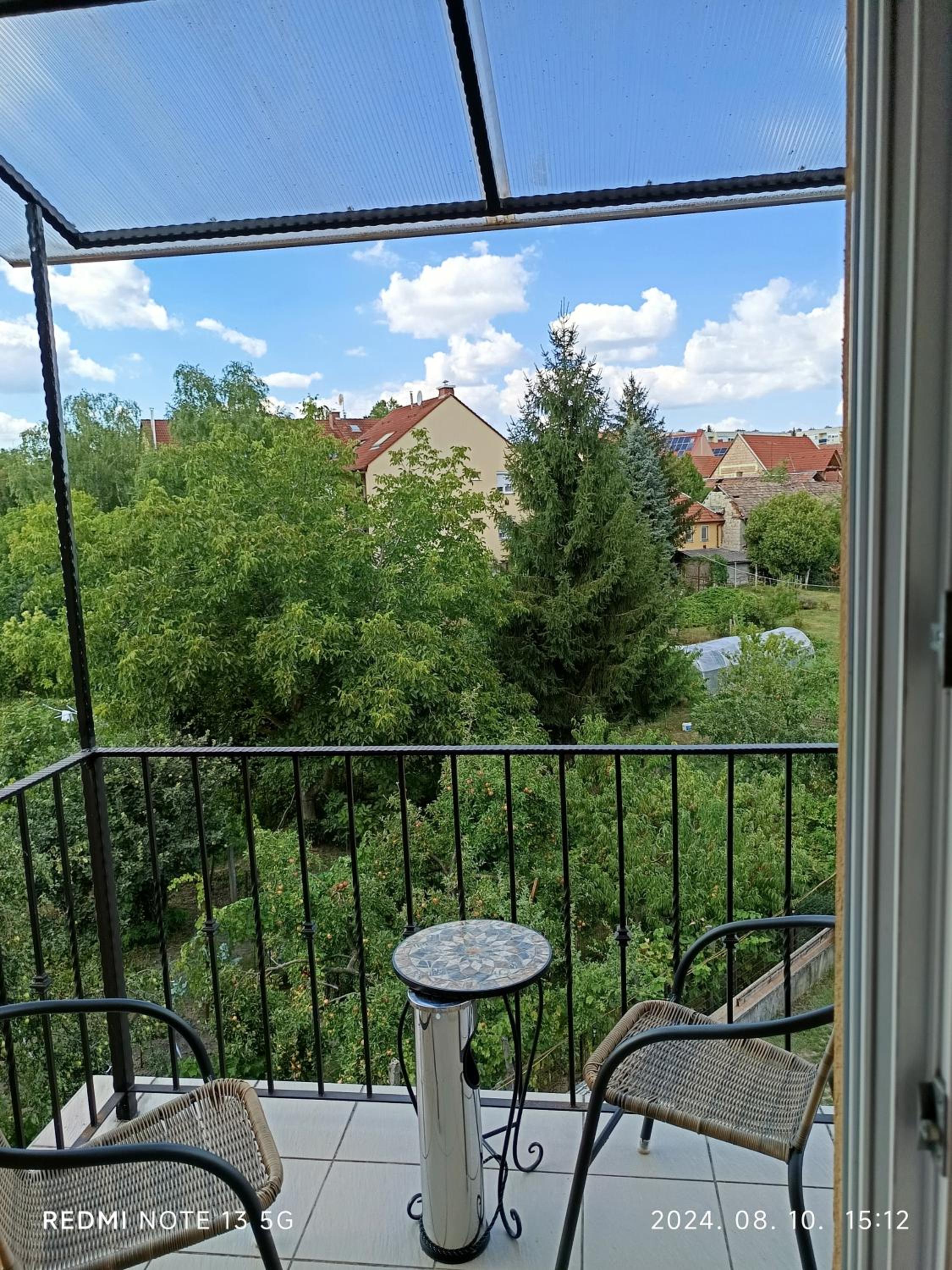 Apartment with Balcony - Photo 20