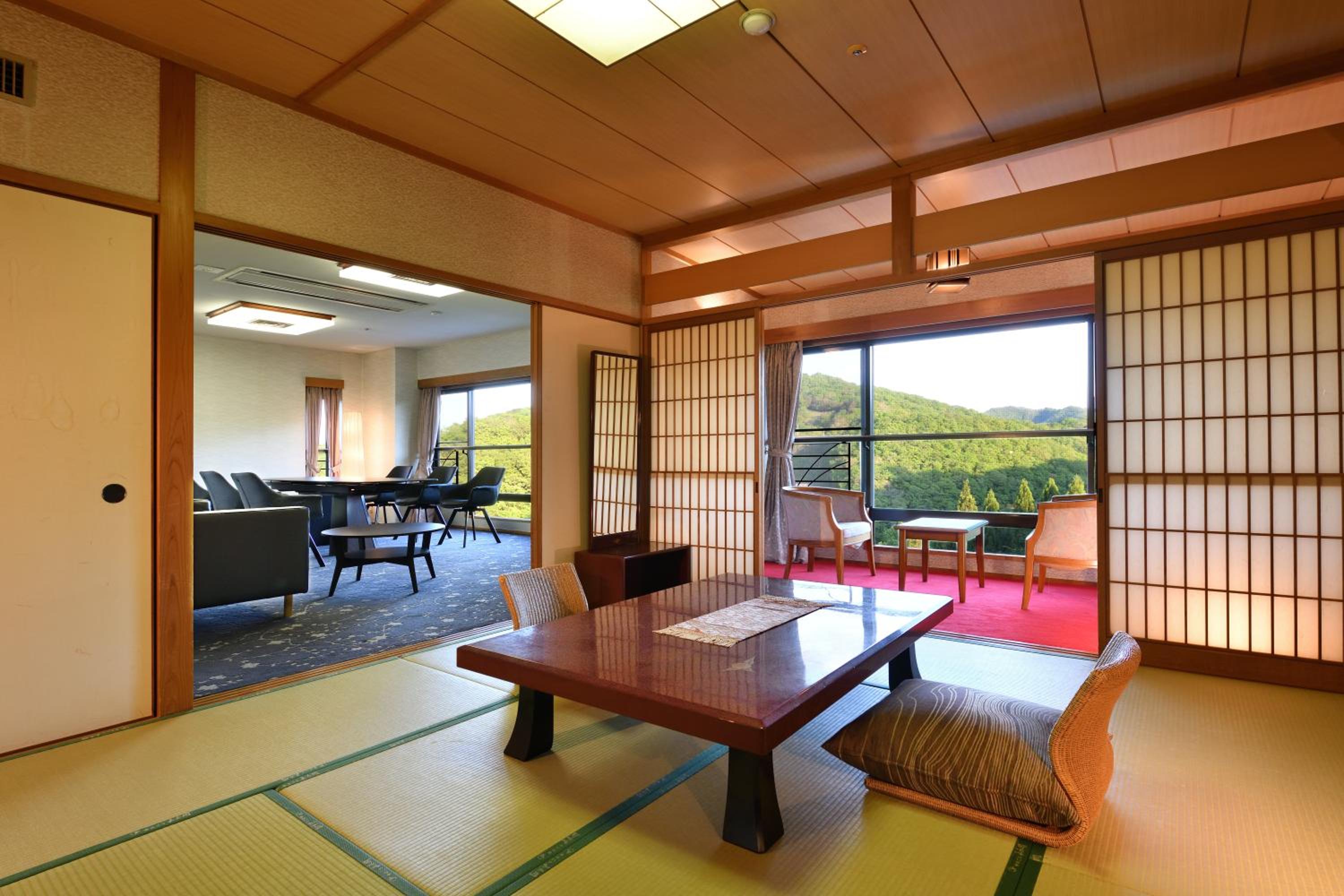 Suite with Tatami Area