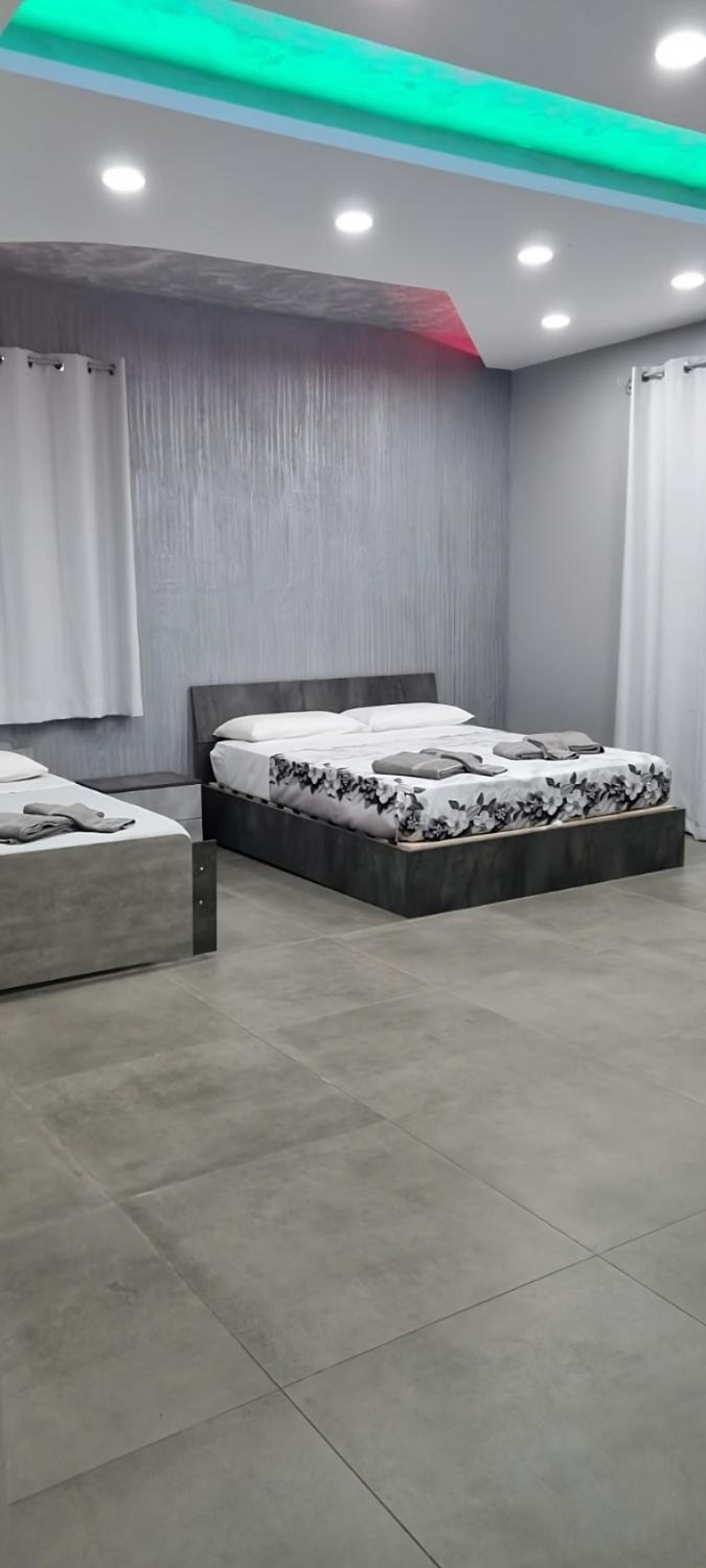 Large Double or Twin Room photo 2