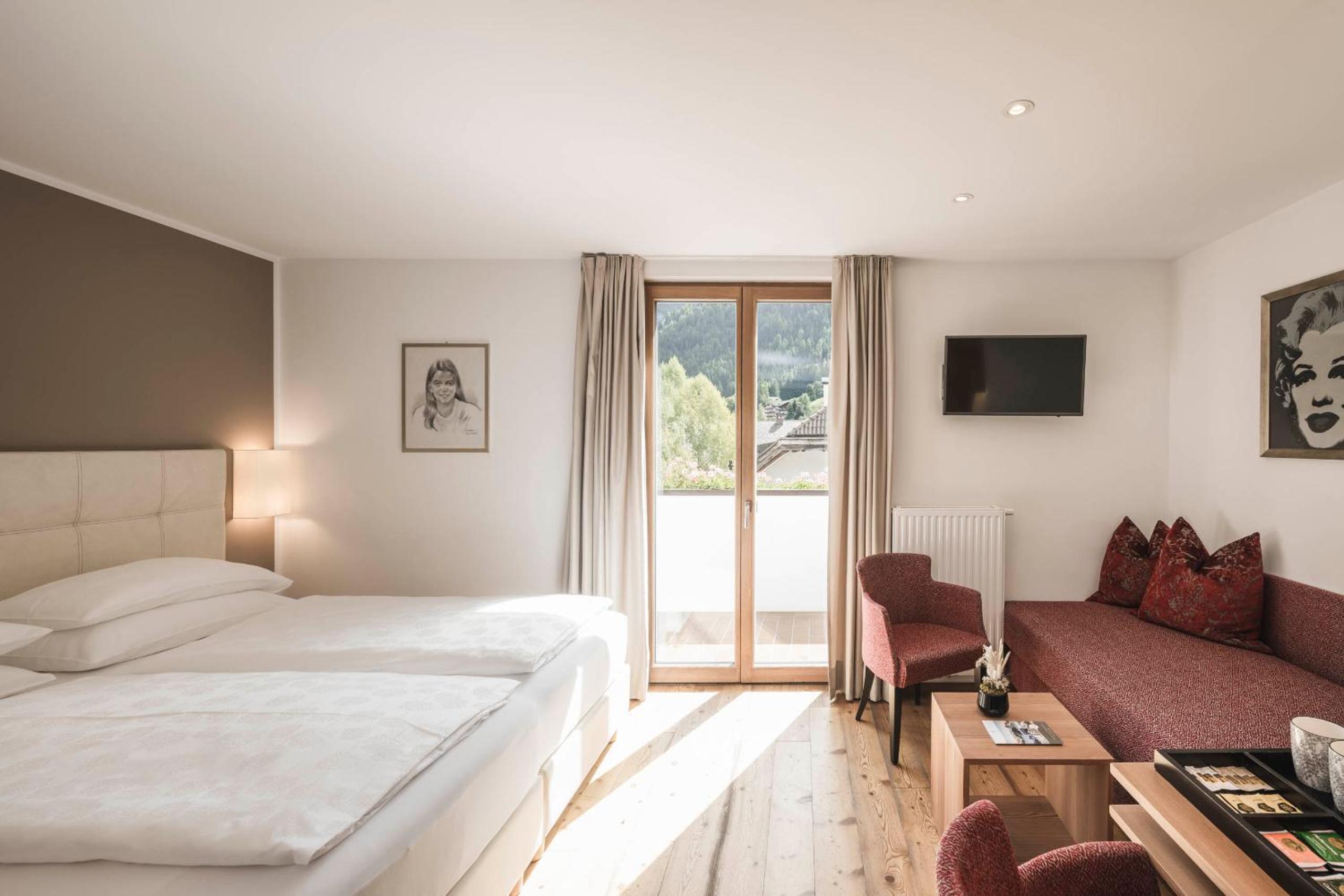 Superior Double or Twin Room photo 2