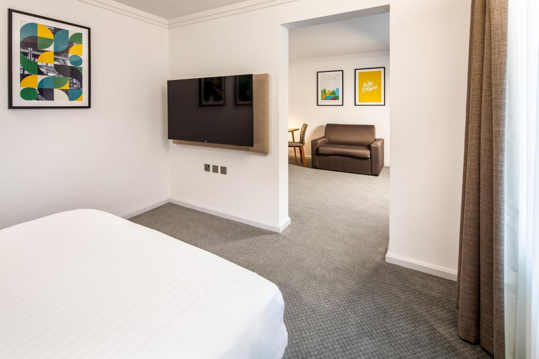 Premium Super King Room - Photo 3