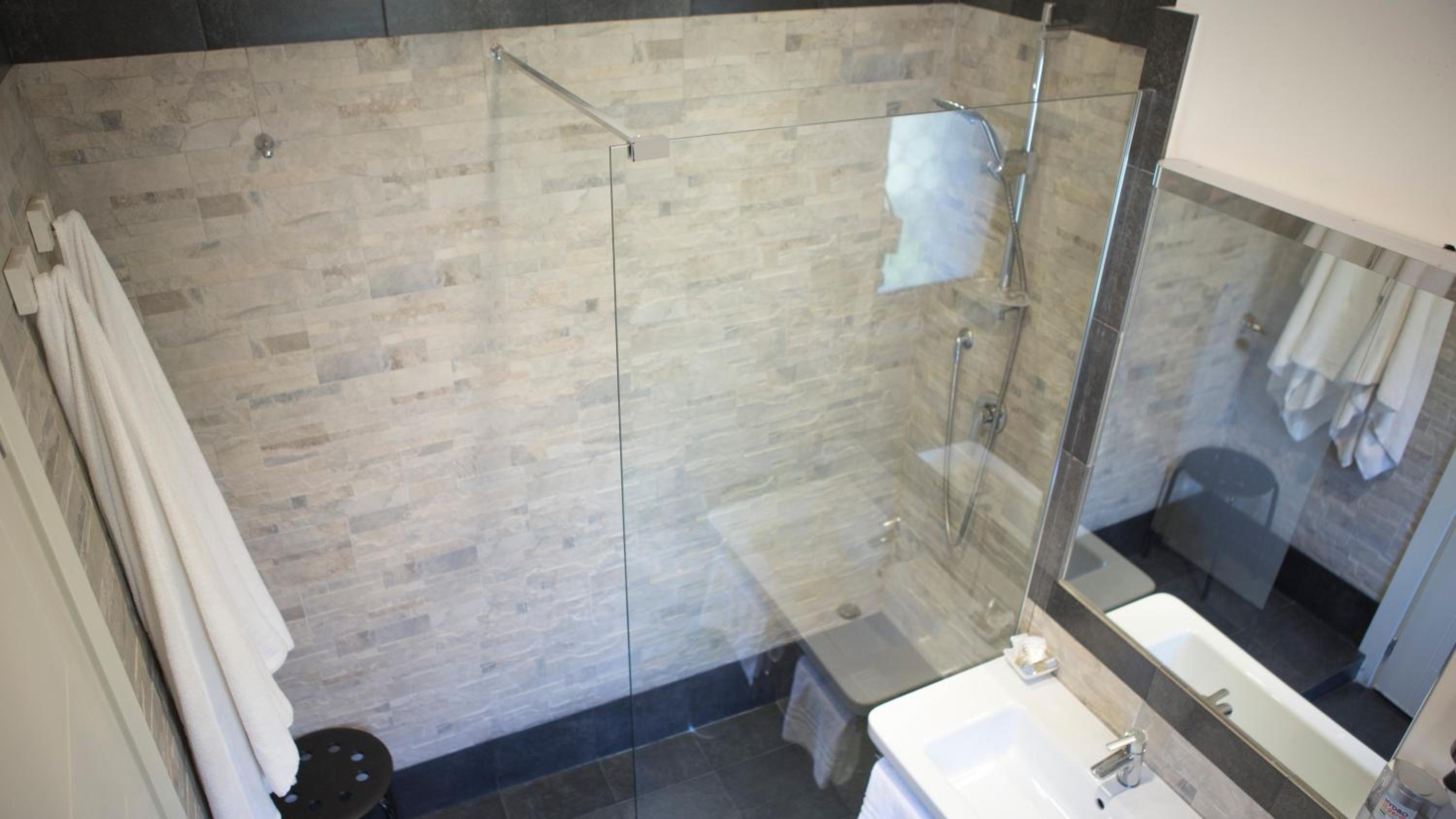 Deluxe Double or Twin Room with Balcony photo 2