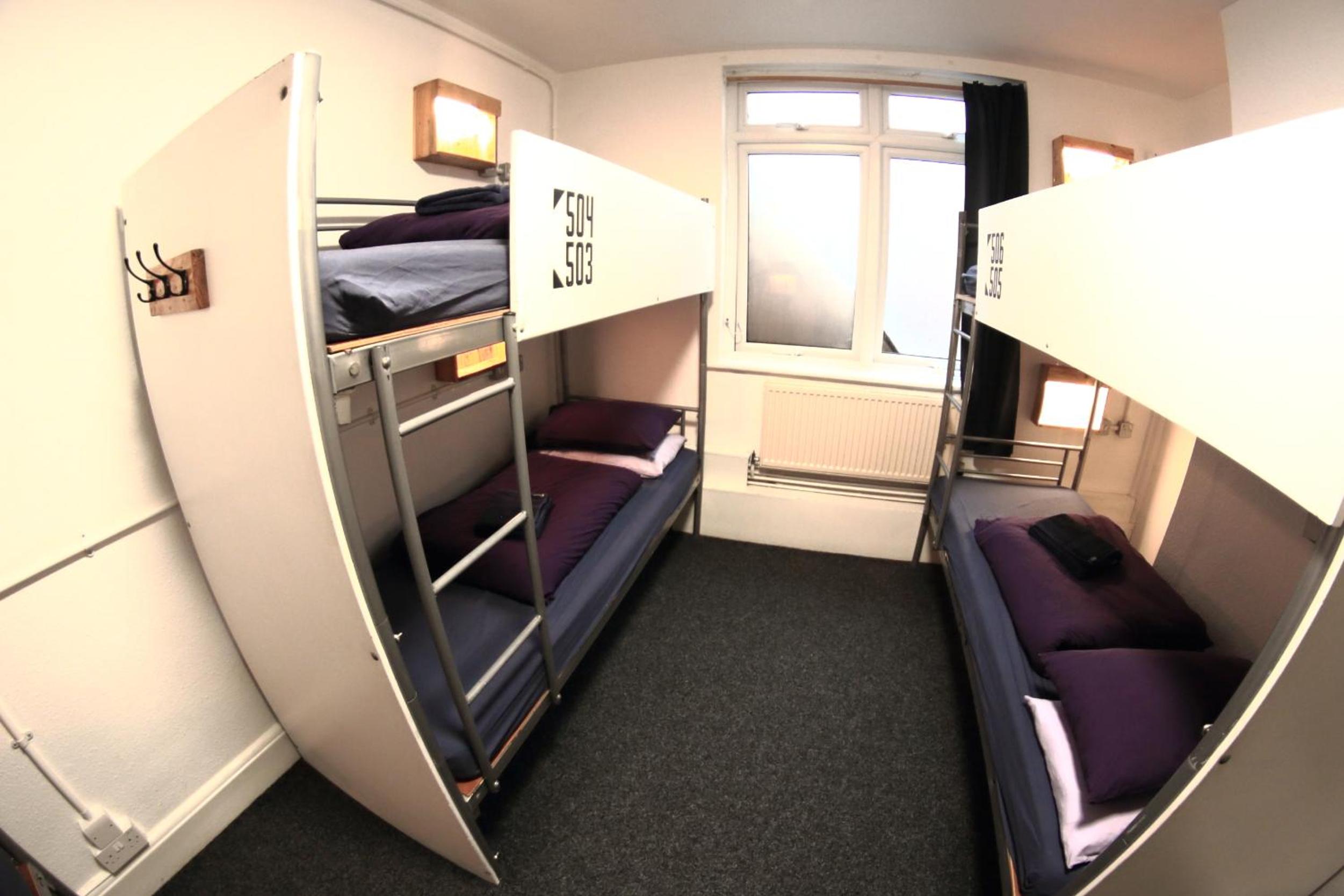 Bed in 6-Bed Mixed Dormitory Room photo 2