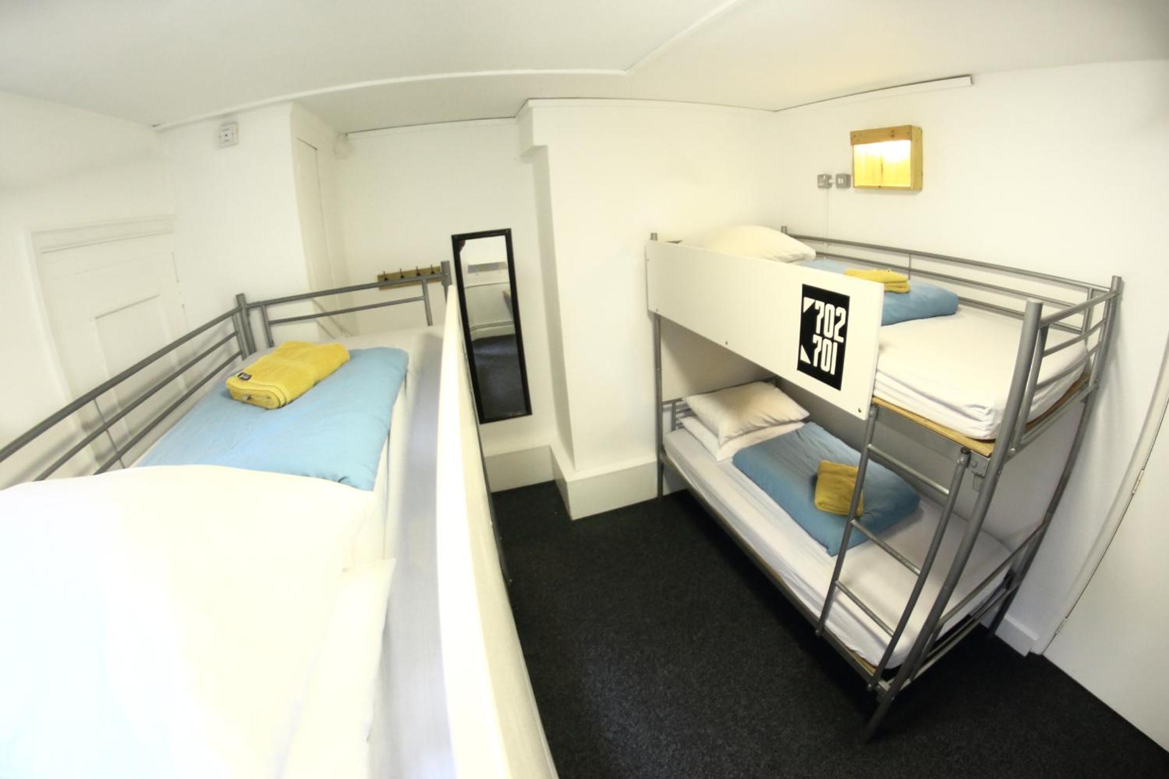 Bed in 4-Bed Mixed Dormitory Room photo 2