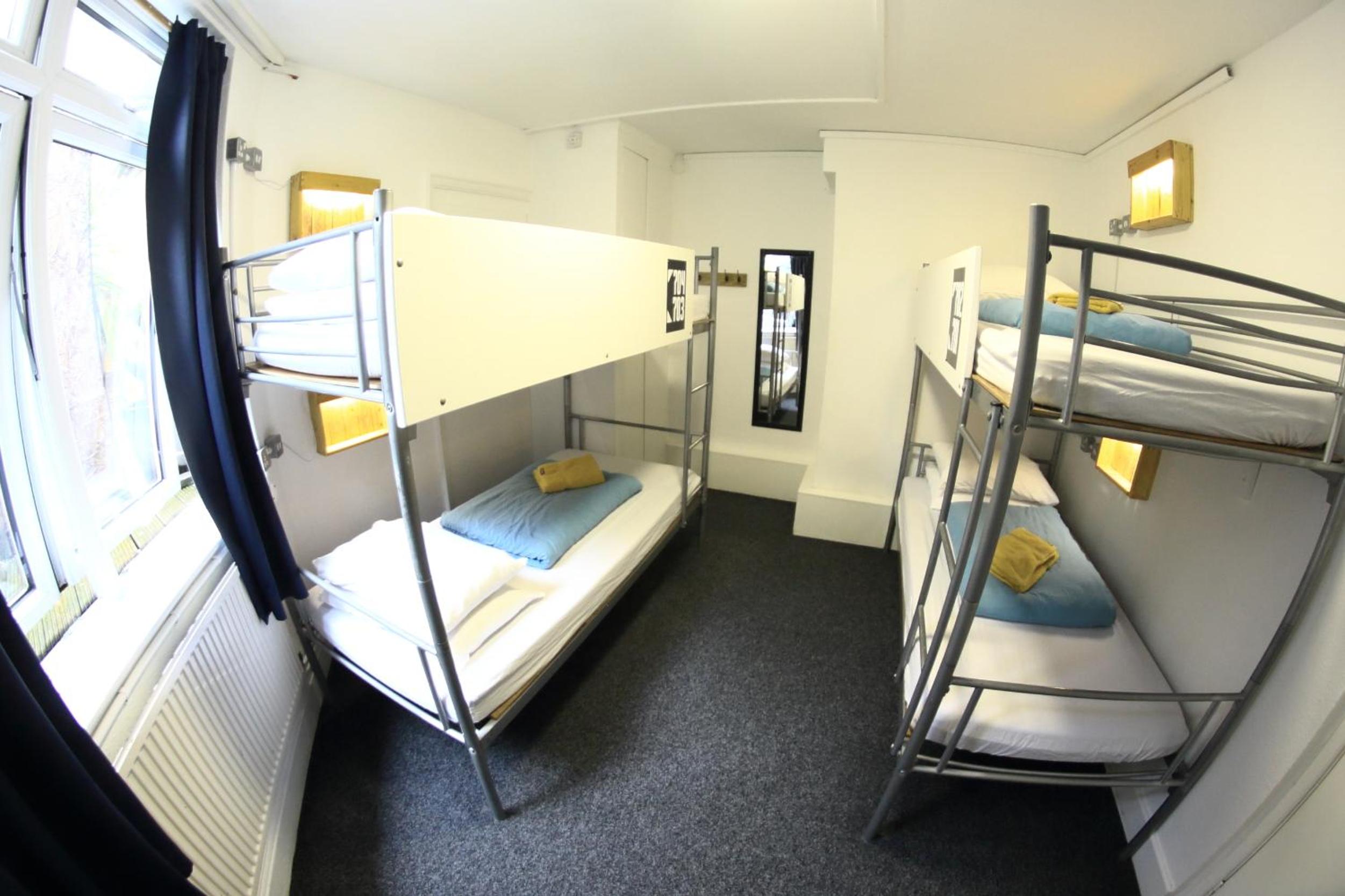 Bed in 4-Bed Mixed Dormitory Room photo 3