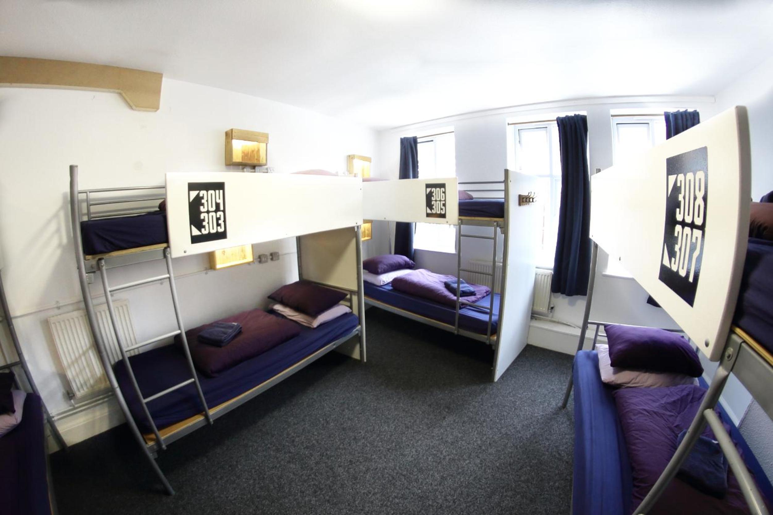 Bed in 8-Bed Mixed Dormitory Room photo 2