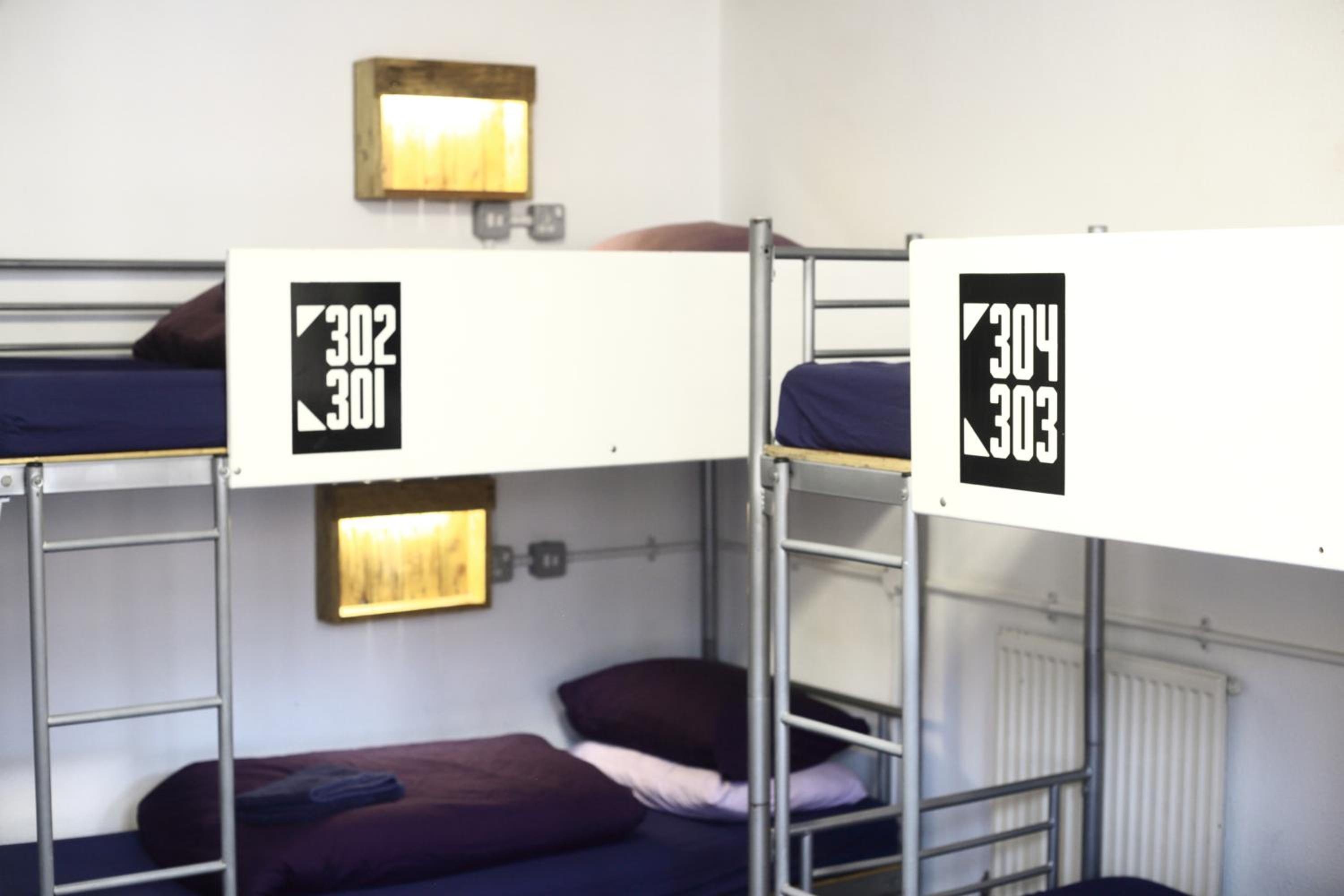 Bed in 8-Bed Mixed Dormitory Room photo 1