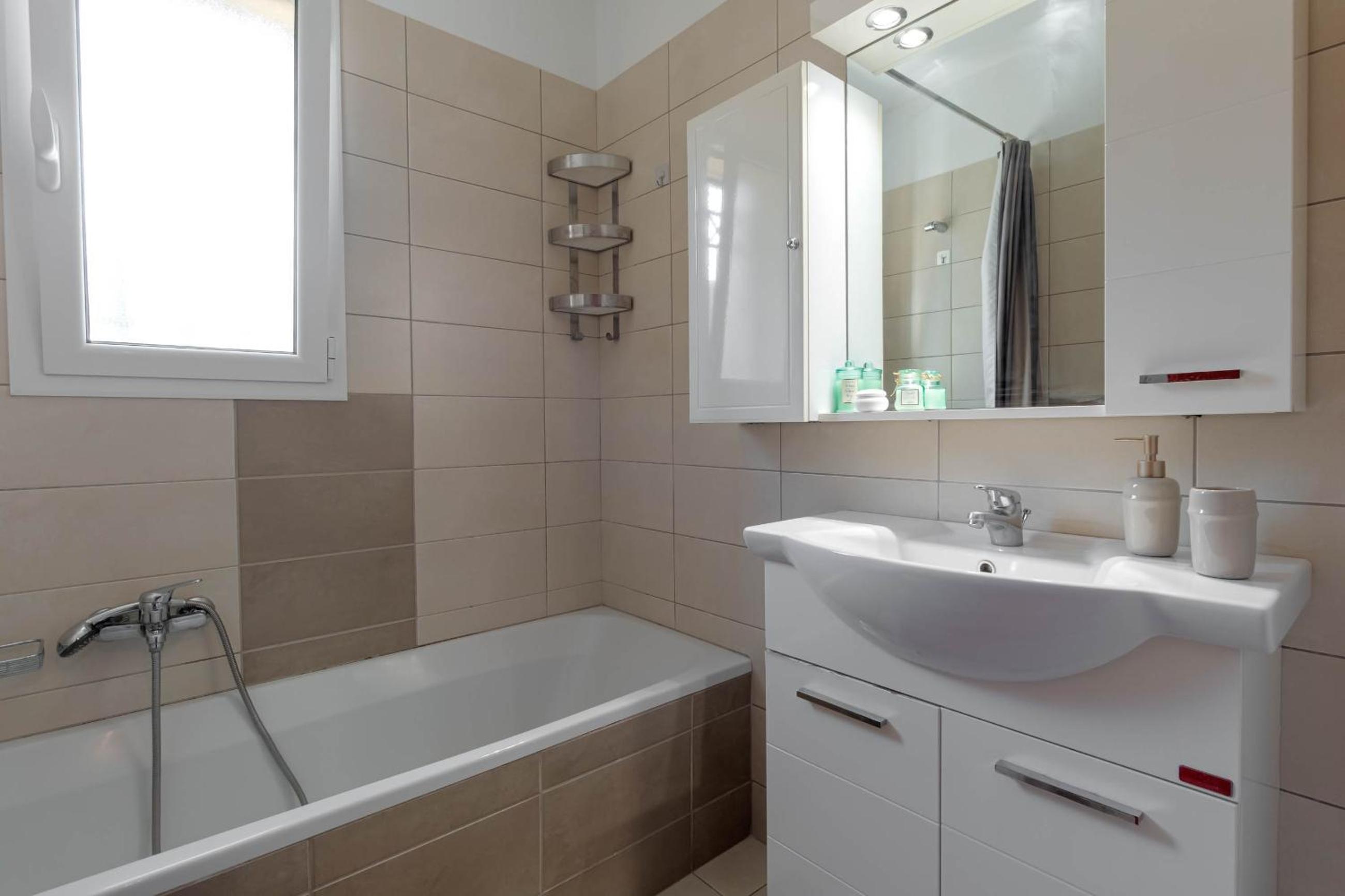 One-Bedroom Apartment - Photo 25