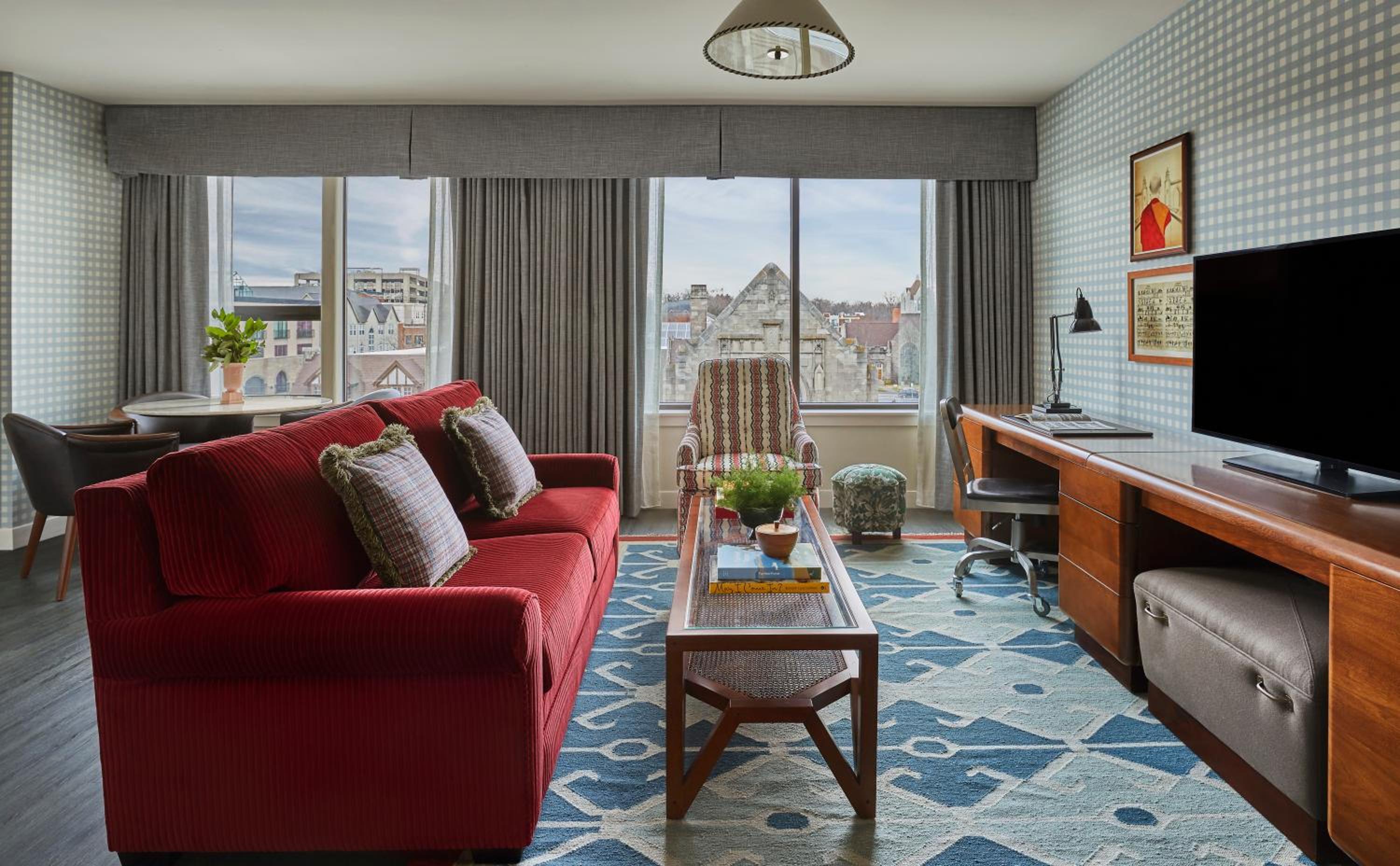 Graduate King Suite