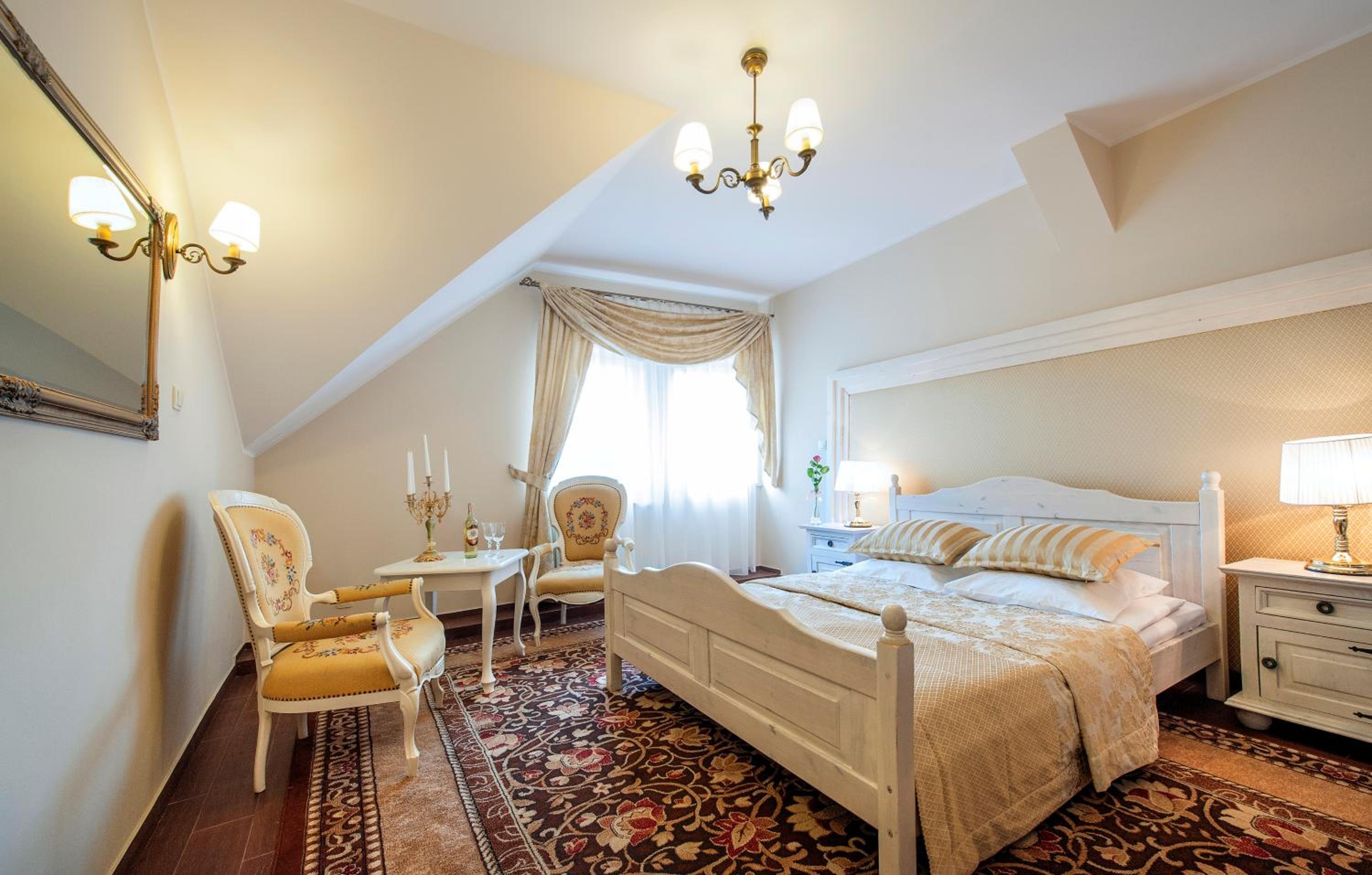Deluxe Double or Twin Room - Photo 6