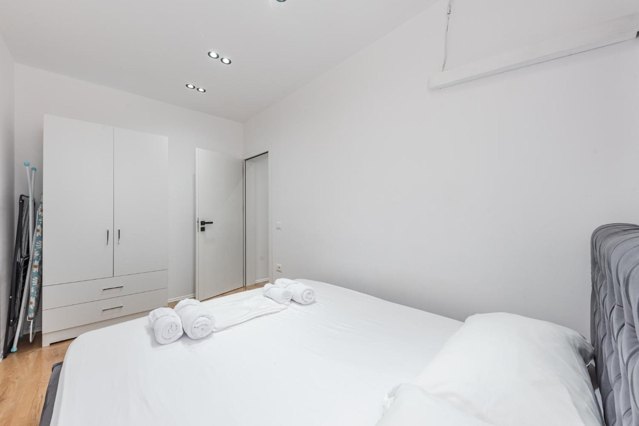 One-Bedroom Apartment With View