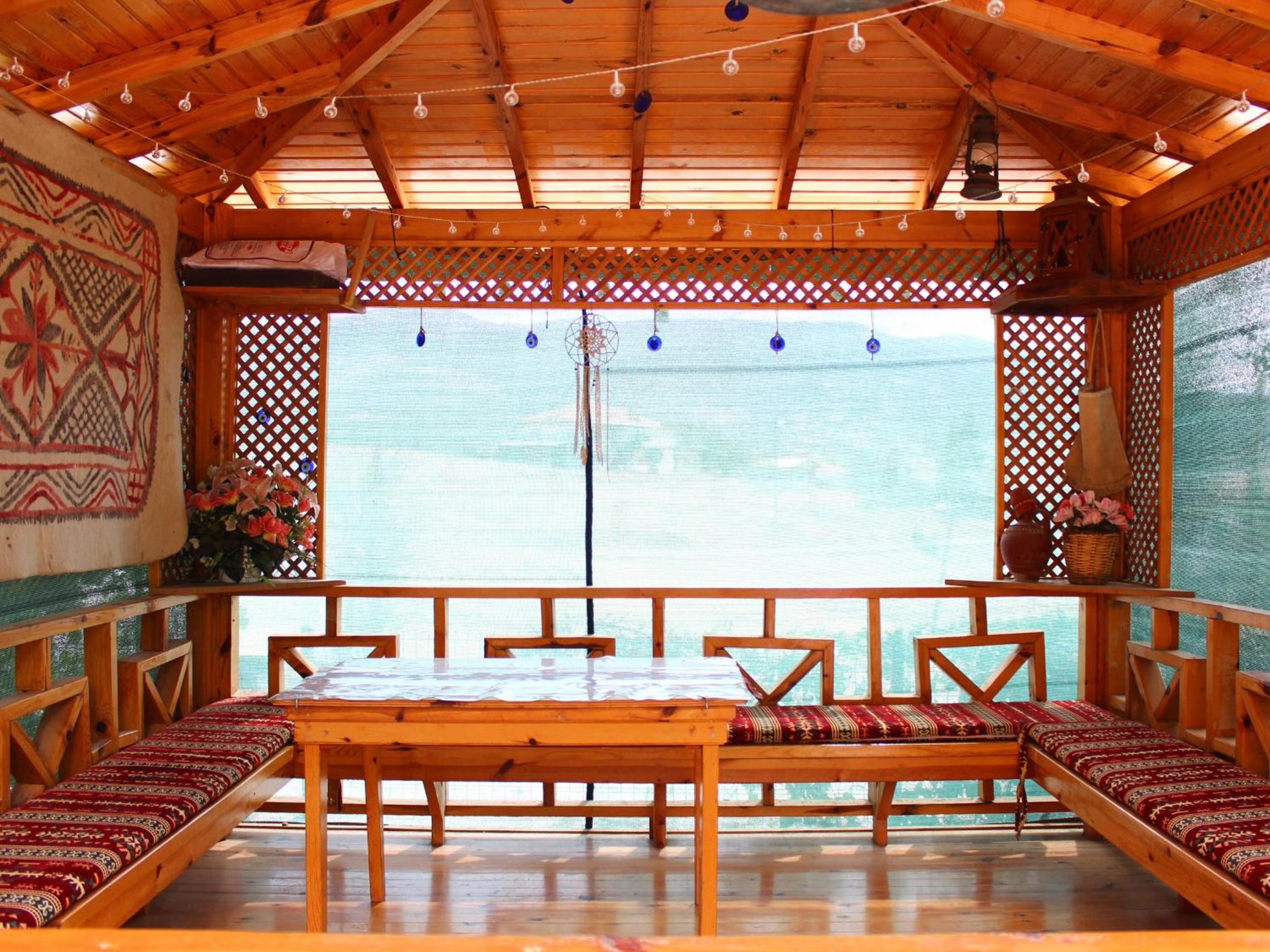 One-Bedroom Bungalow photo 3