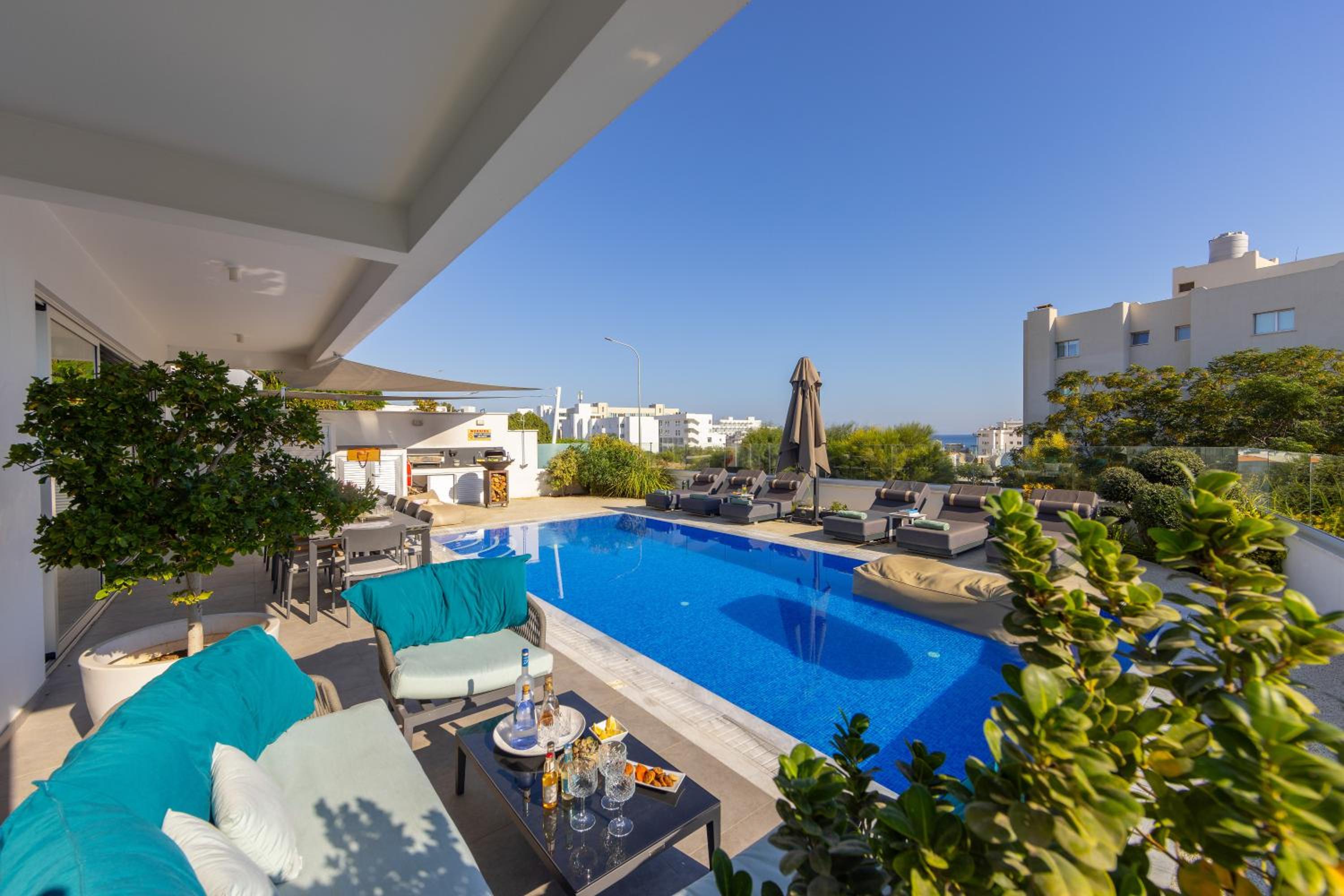 Superior Villa photo 1