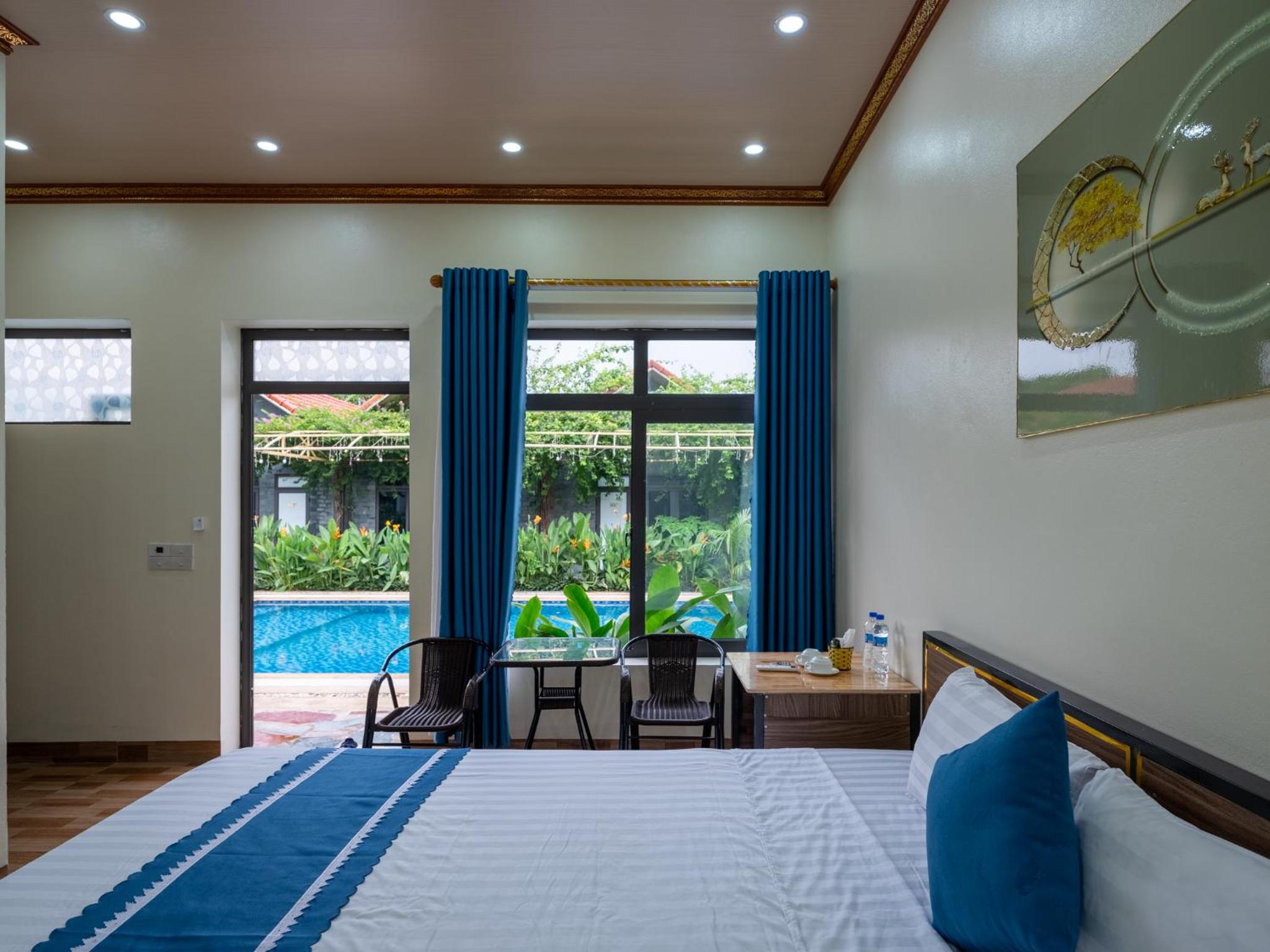 Bungalow with Patio