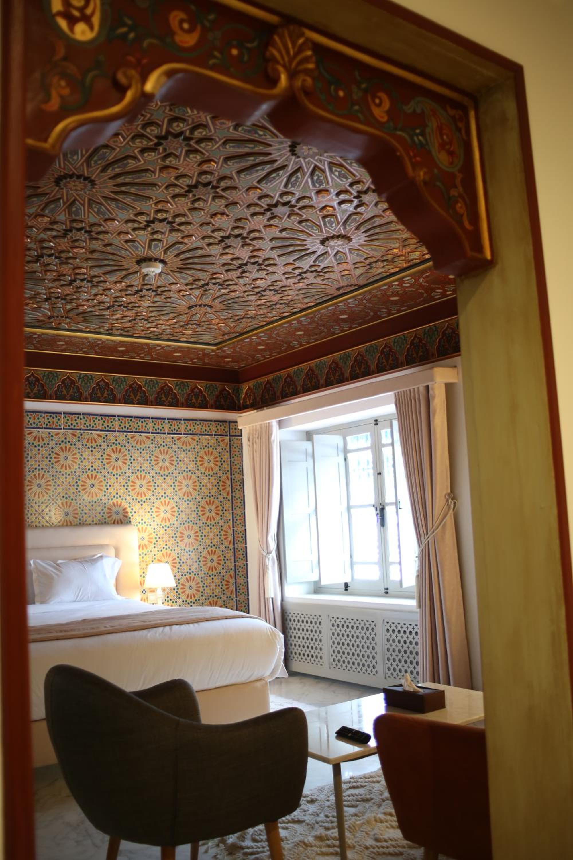 Deluxe Room - Photo 6